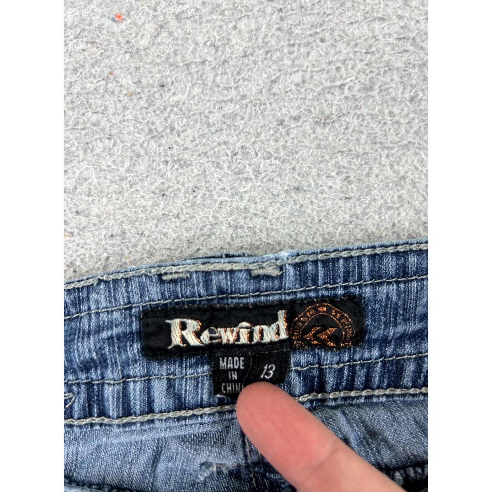 Vintage Rewind Shorts Womens Blue Denim 33x8 Medium Wash Ramie Blend 13 Inch 5-Pocket Size 34" / US 12 / IT 48 - 7 Thumbnail