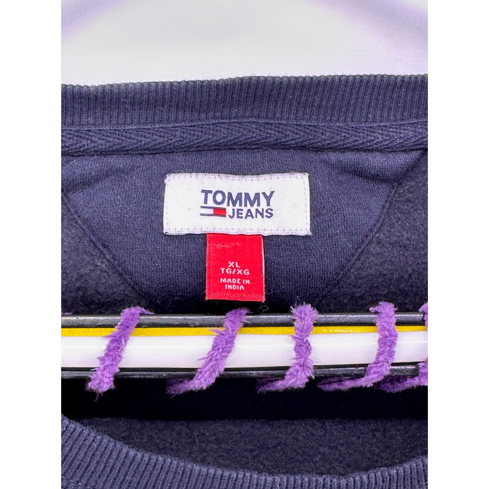 Tommy Hilfiger Vintage Tommy Hilfiger Navy Crewneck sweater Size XL Size US XL / EU 56 / 4 - 6 Thumbnail