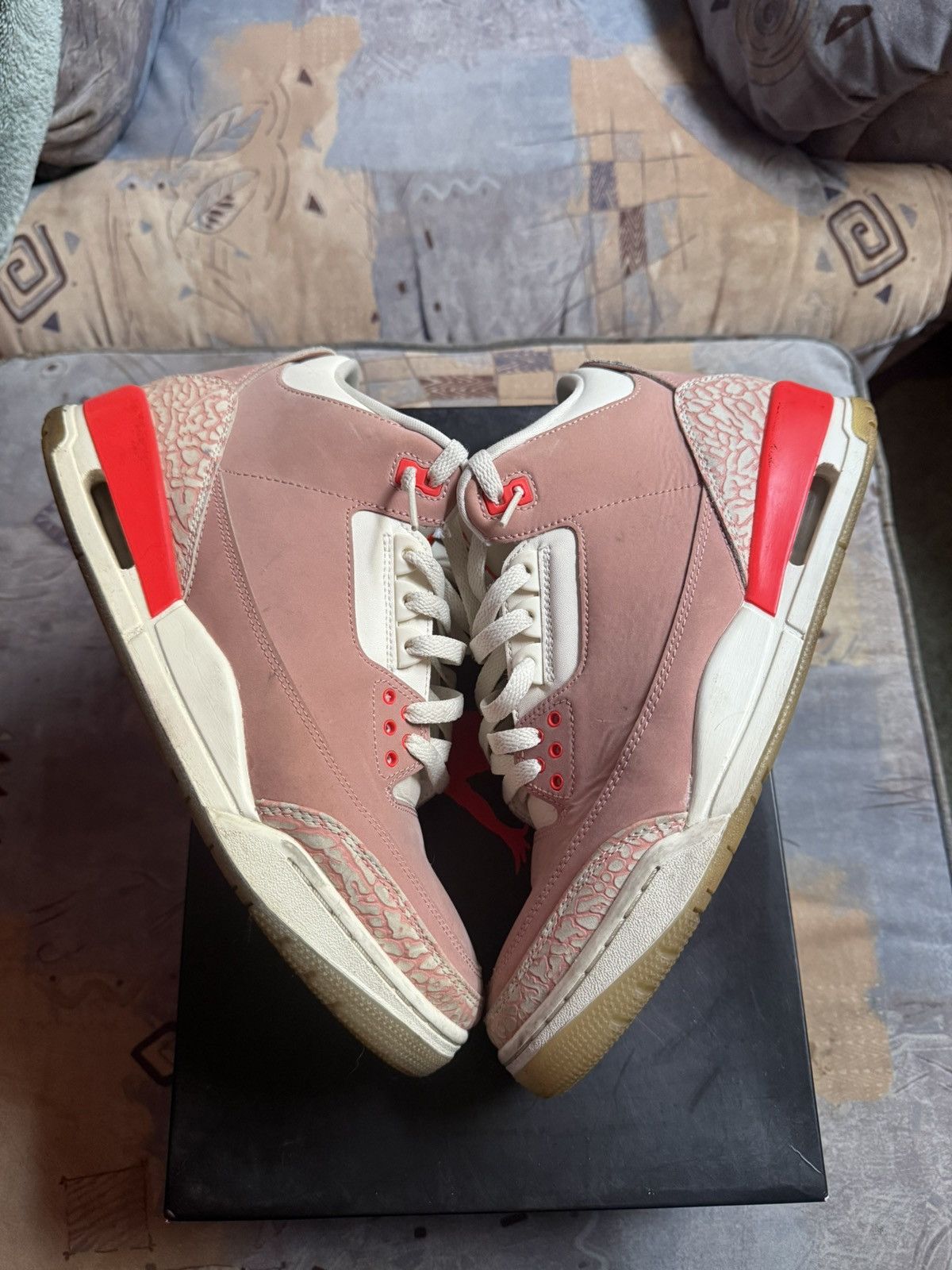 Jordan Brand WMNS Air Jordan 3 Retro Rust Pink size 12W 10.5M Size US 10.5 / EU 43-44 - 1 Thumbnail