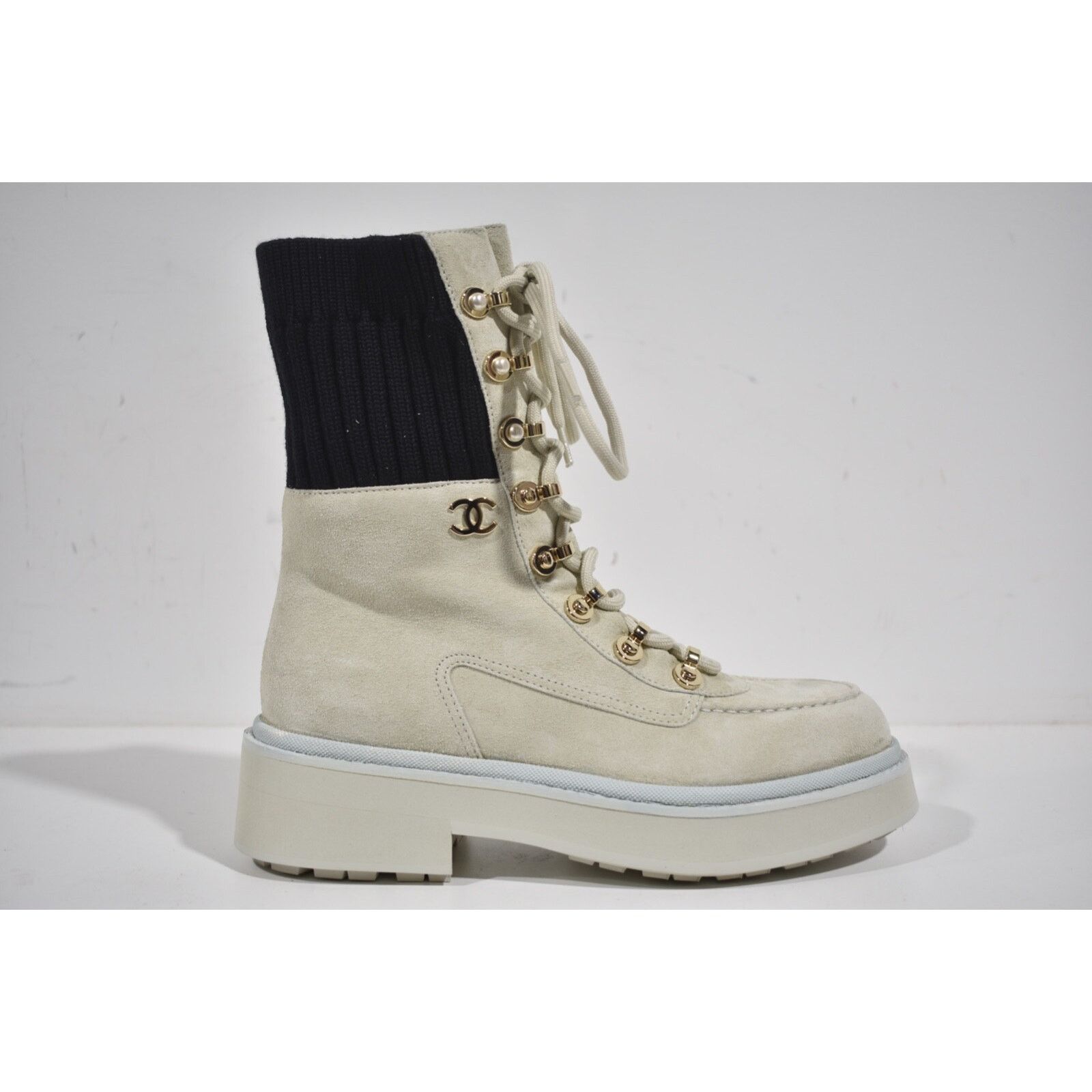 Chanel Chanel 21K Ivory Suede Black CC Platform Combat Lace Up Size US 7 / IT 37 - 2 Thumbnail