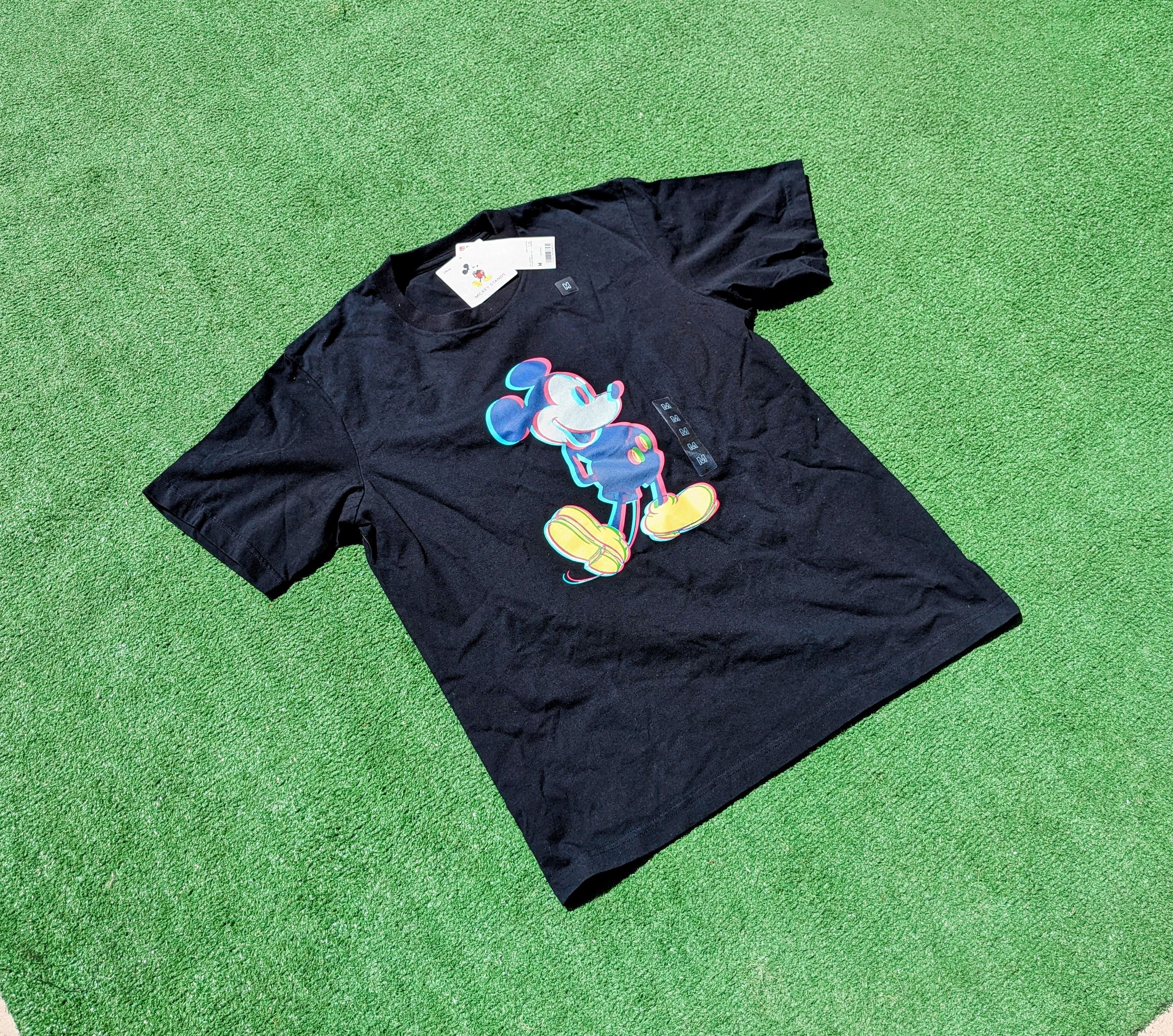 Uniqlo Uniqlo Out-of-Focus Disney Mickey Mouse Stands T-Shirt NWT Size US M / EU 48-50 / 2 - 1 Thumbnail