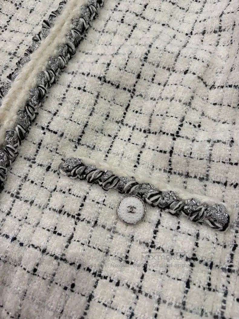 Chanel Chanel White plaid zipper jacket Size XS / US 0-2 / IT 36-38 - 3 Thumbnail