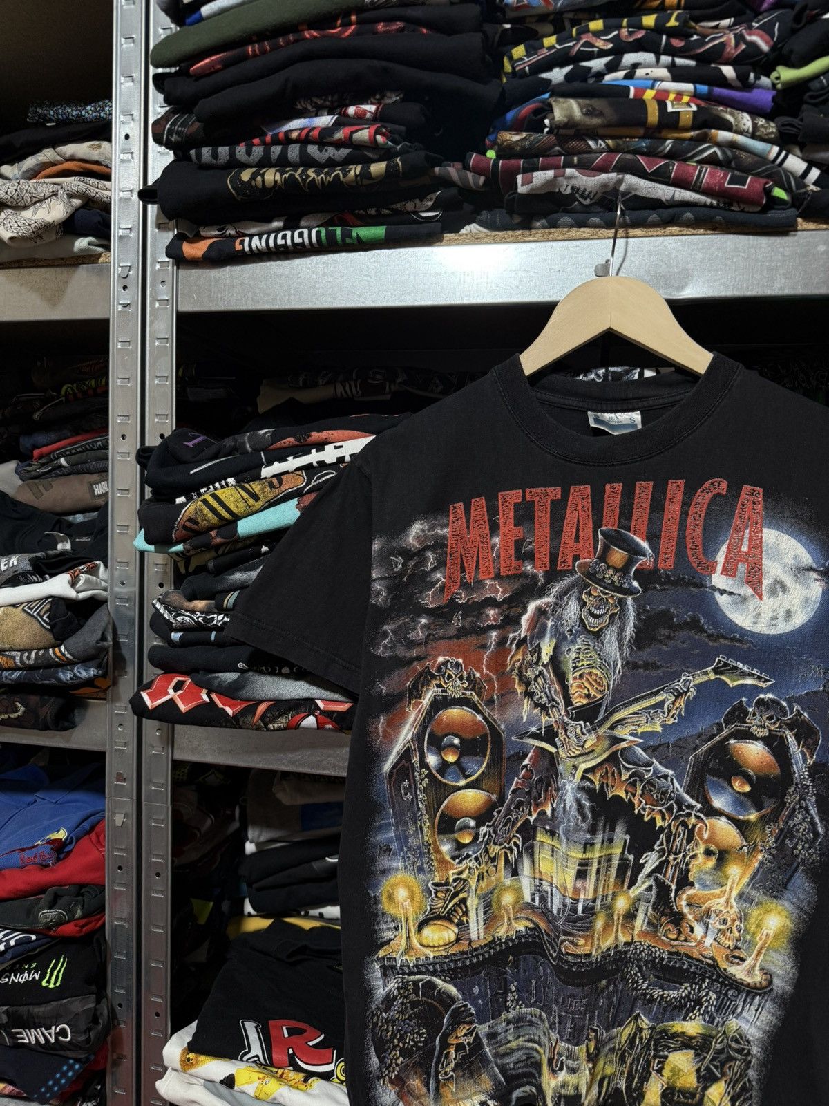 Vintage Vintage 90’s Metallica AOP Rock Band Retro T-Shirt Y2K Hype Size US S / EU 44-46 / 1 - 3 Thumbnail
