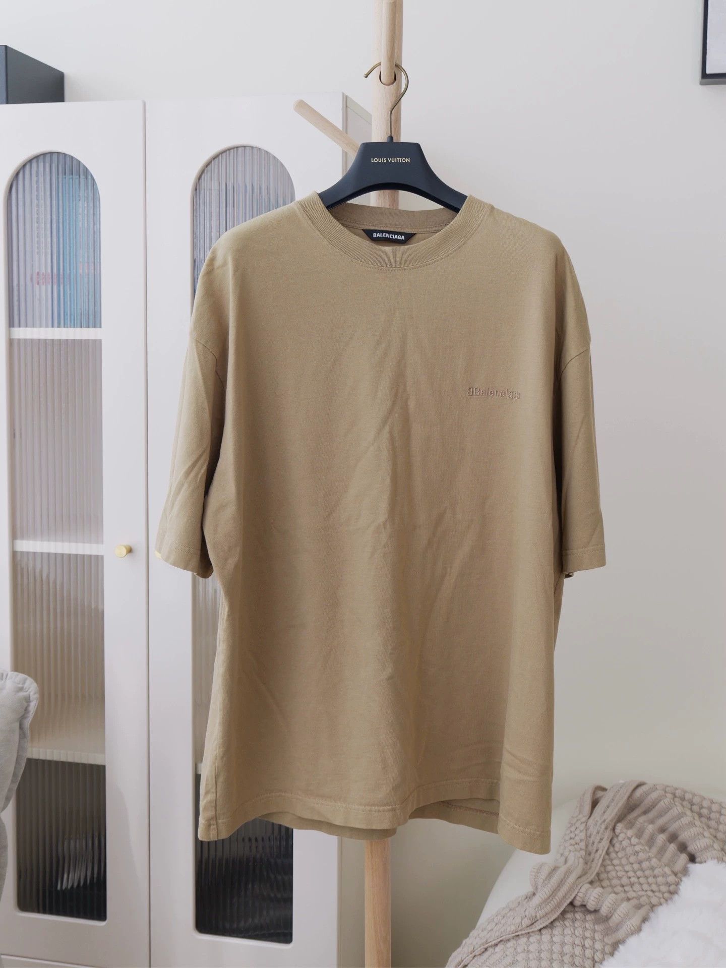 Balenciaga Balenciaga Beige Logo Embroidered Short Sleeve - dmc Size US L / EU 52-54 / 3 - 1 Thumbnail