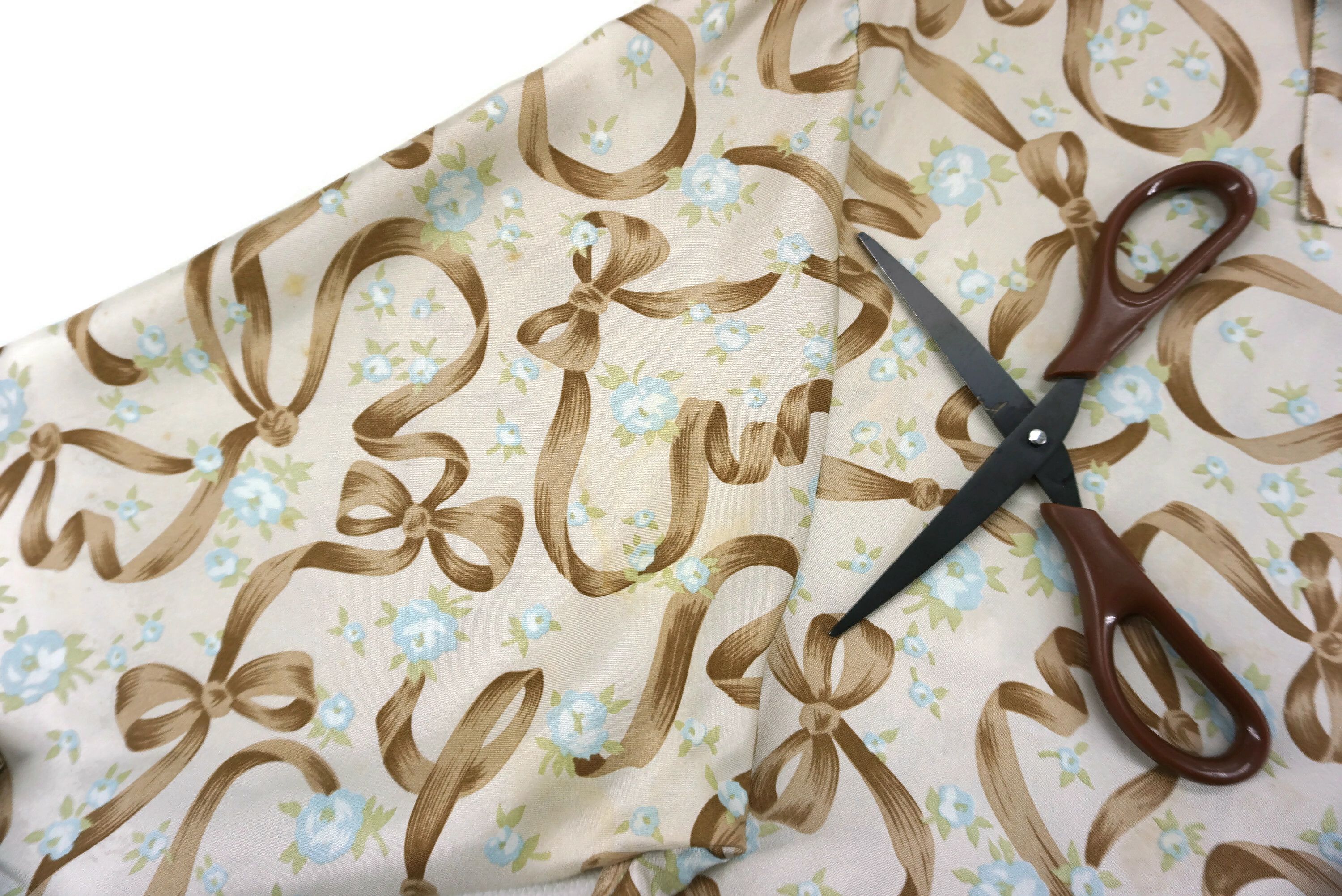 Bally Bally Silk Shirt Ribbons Floral Blouse Made in Italy Size L / US 10 / IT 46 - 11 Thumbnail
