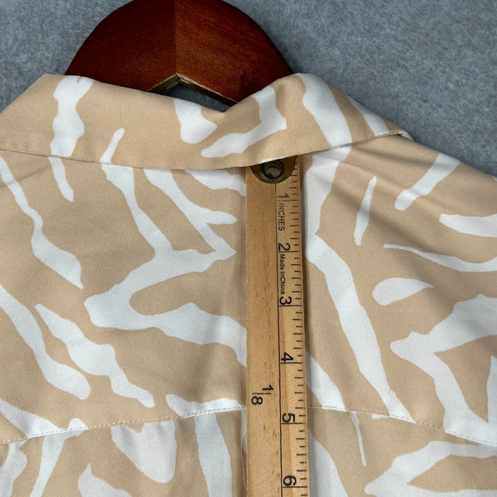 Asos ASOS Design Shirt XS Beige White Tropical Button Up Long Sleeve Mens Size US XS / EU 42 / 0 - 6 Thumbnail