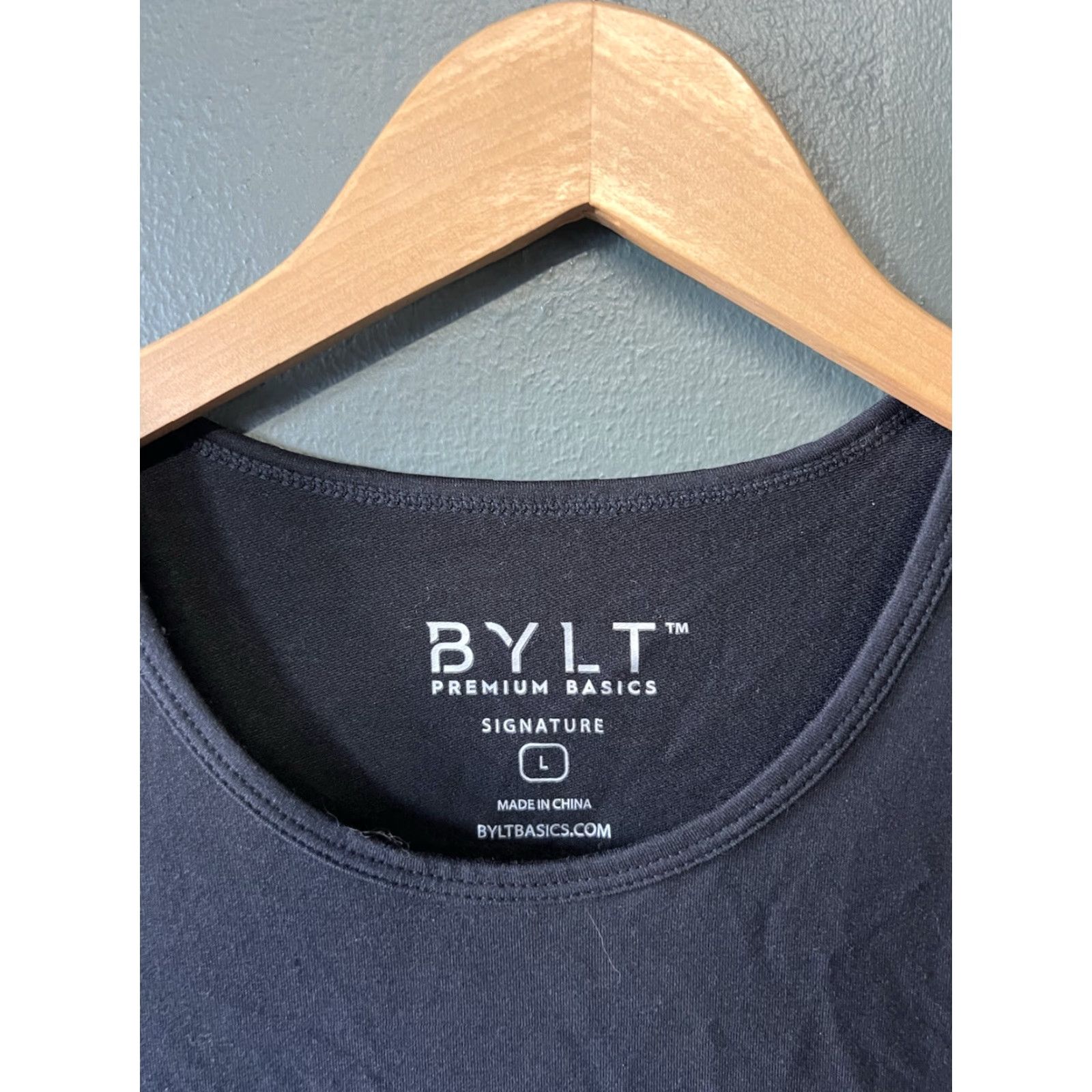 Vintage BYLT Shirt Short Sleeve Mens Size L Black Lux Drop Cut Signature Casual Athletic All Seasons Breathable Stretch Logo T-Shirt 90s? Size US L / EU 52-54 / 3 - 3 Thumbnail