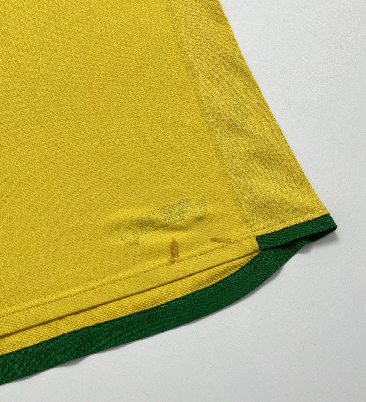 Nike Brazil Vintage Soccer Jersey 00s Size US L / EU 52-54 / 3 - 11 Thumbnail