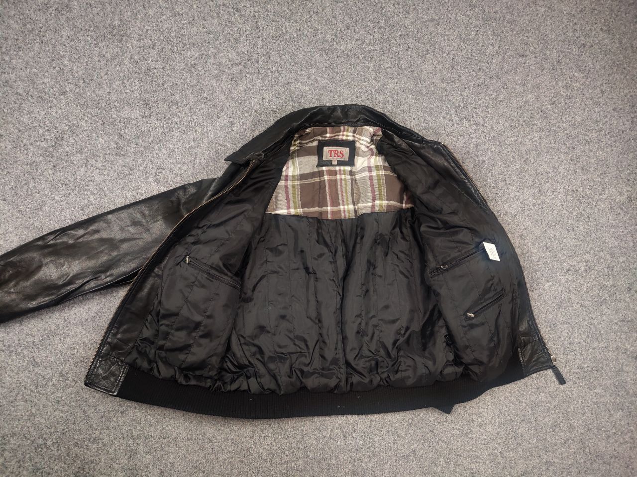 Vintage Vintage TRS leather bomber Jacket A-2 USAF Pilot Aviator USA Size US L / EU 52-54 / 3 - 13 Thumbnail