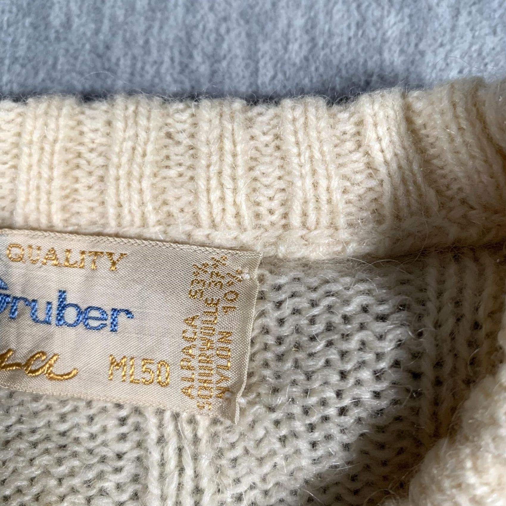 Vintage VINTAGE Carlo Gruber Sweater Womens Medium White Alpaca Wool Cable Knit Austria jacket style? Size M / US 6-8 / IT 42-44 - 6 Thumbnail