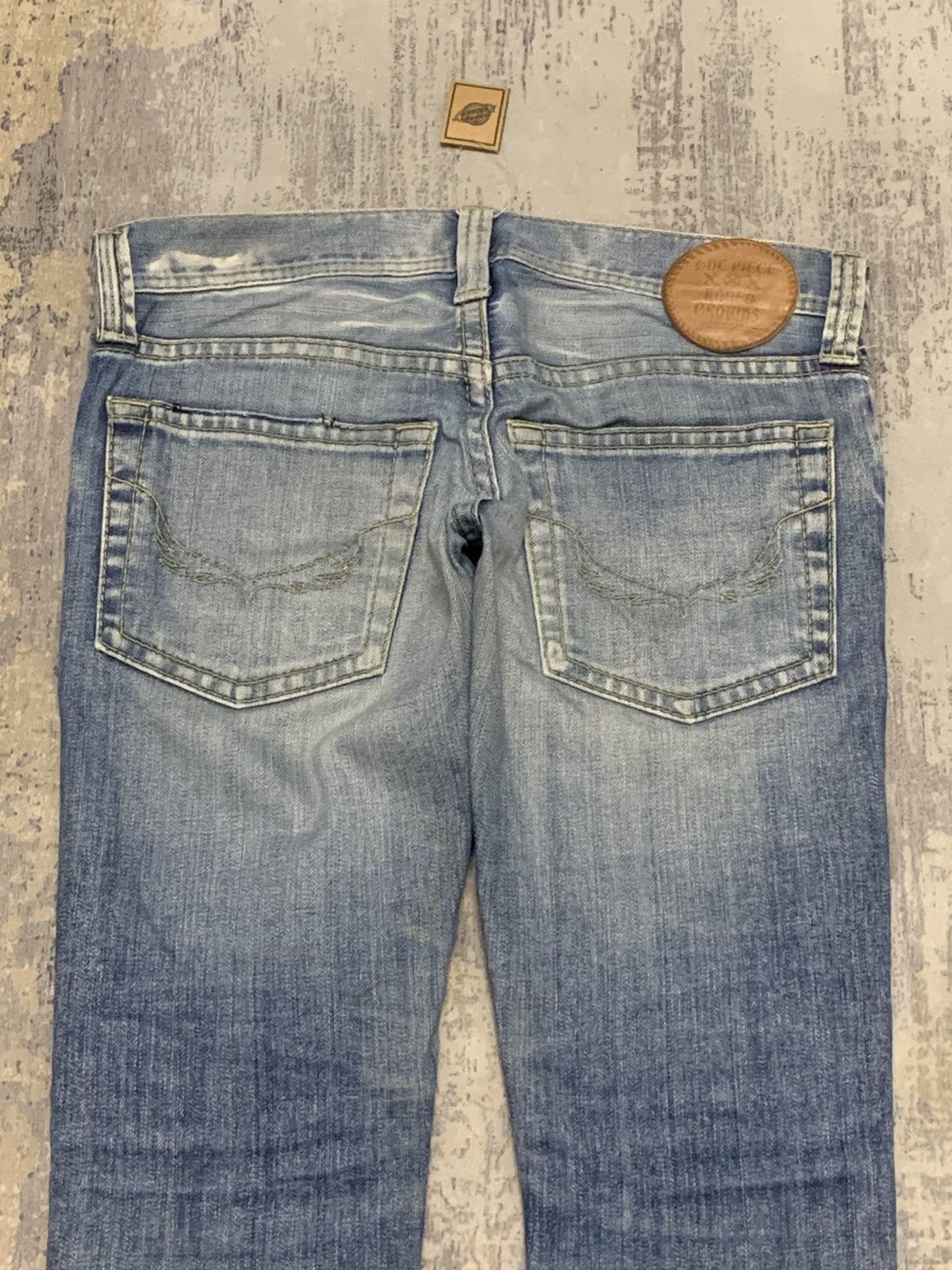Japanese Brand One Piece x Rodeo Crowns Japanese Distressed Flared Jeans Size 32" / US 10 / IT 46 - 9 Thumbnail