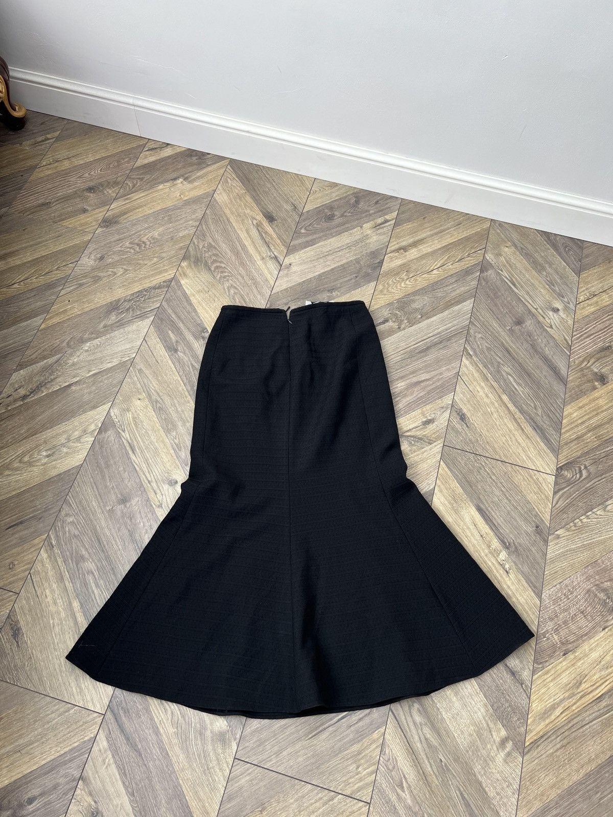 Giorgio Armani Vintage Giorgio Armani Black Flared Wool Skirt Size M / US 6-8 / IT 42-44 - 10 Thumbnail