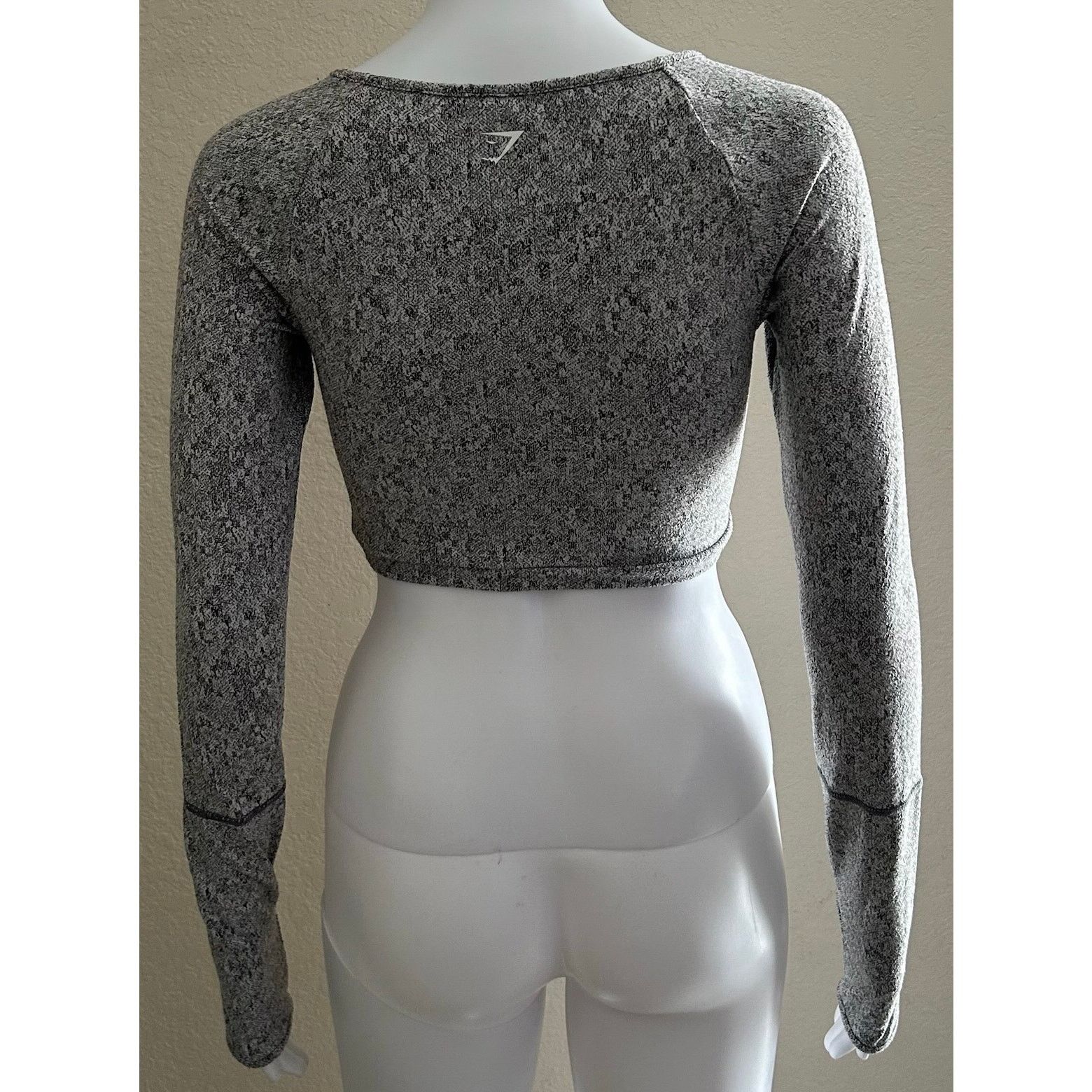 Gymshark GYMSHARK | Athletic Yoga Long Sleeve Keyhole Crop Top | XS Size XS / US 0-2 / IT 36-38 - 2 Thumbnail