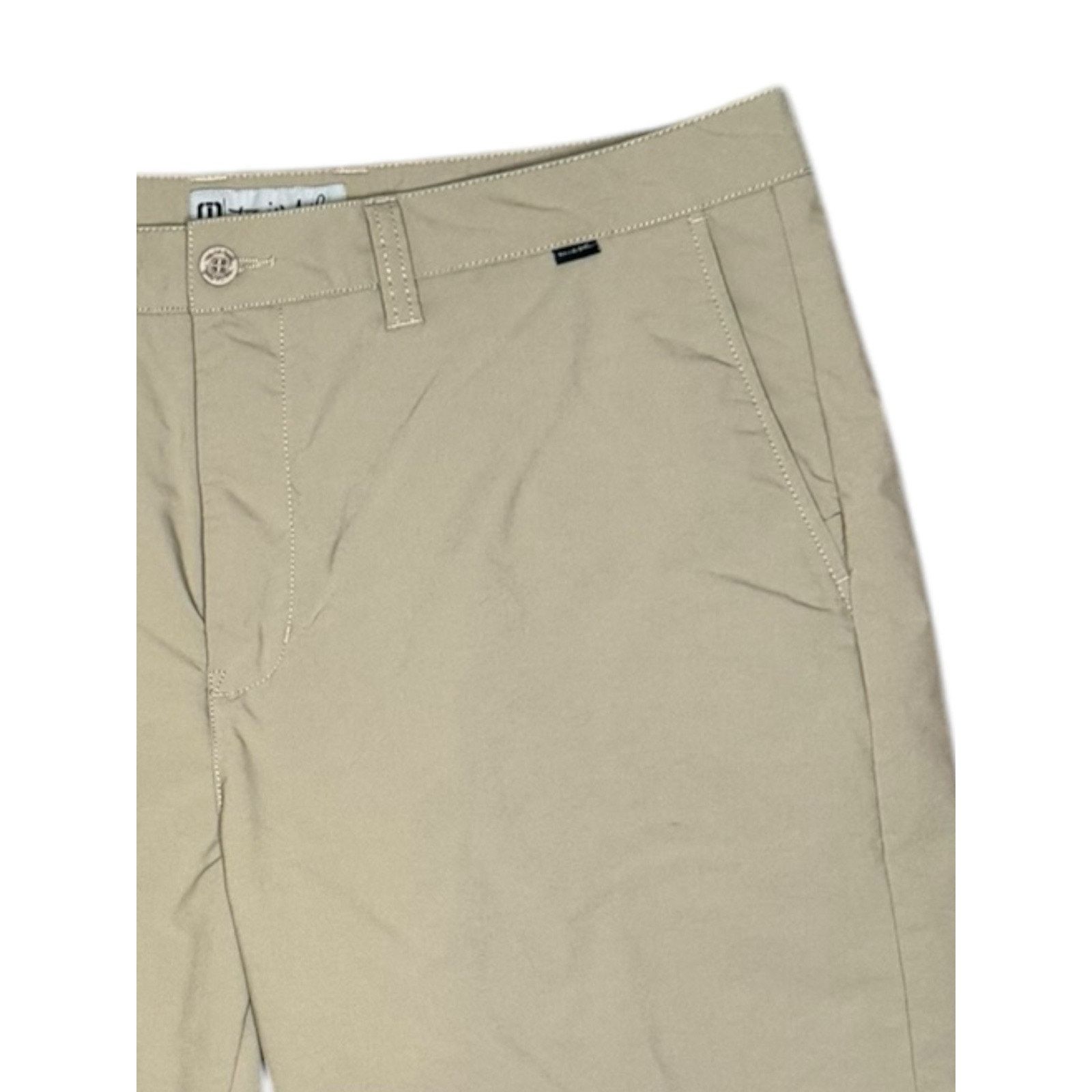 TravisMathew Travis Mathew Shorts Nylon Flat Front TINY FLAW Size US 38 / EU 54 - 2 Thumbnail