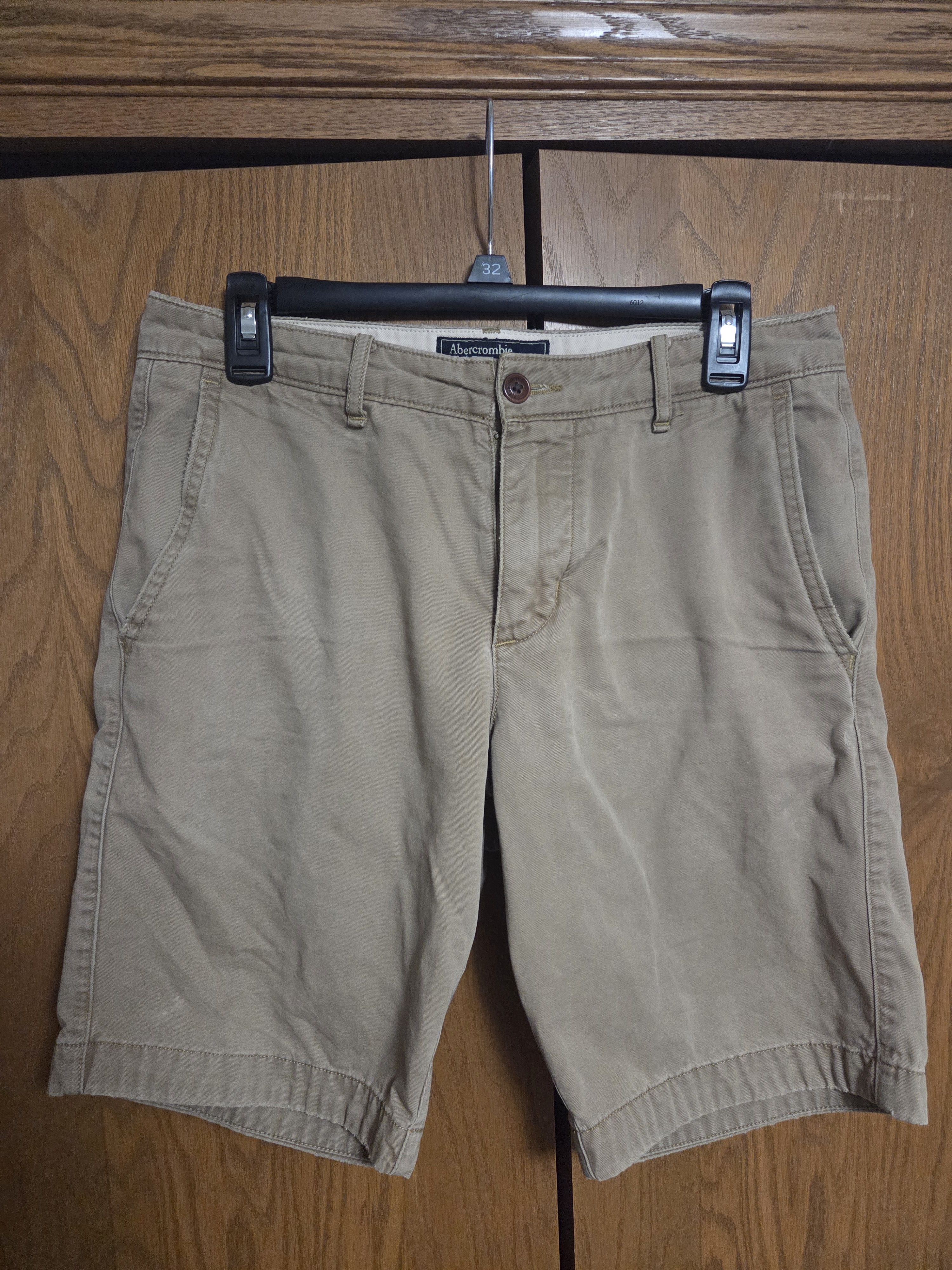 Abercrombie & Fitch Abercrombie and Fitch Khaki Shorts Size US 29 - 1 Thumbnail