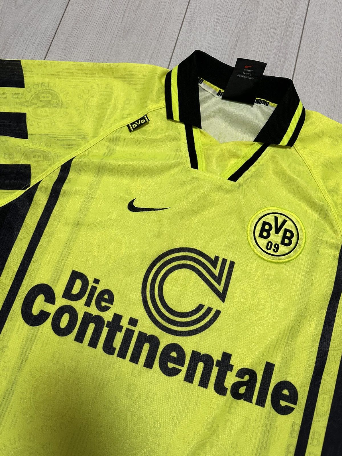 Nike × Vintage Vintage Nike Borussia Dortmund soccer jersey size XL Size US XL / EU 56 / 4 - 4 Thumbnail