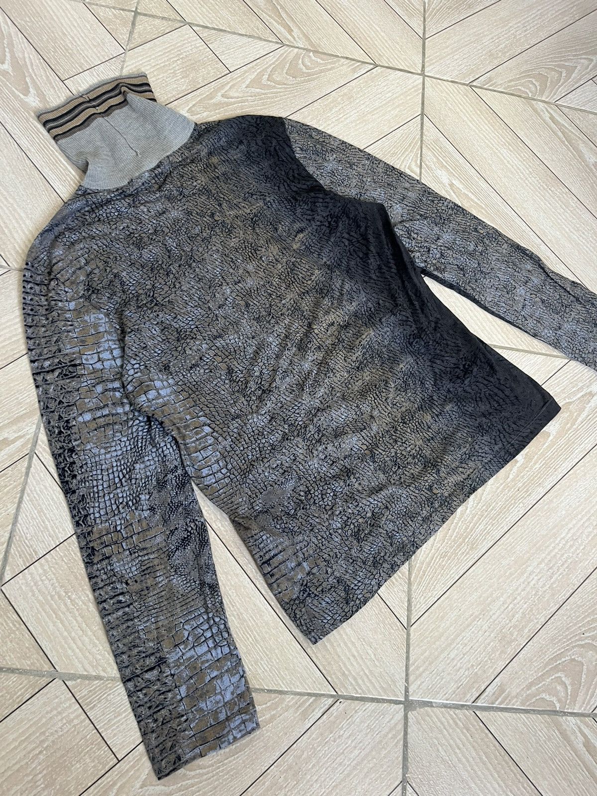 Roberto Cavalli Roberto Cavalli class snake/crocodile top Size US M / EU 48-50 / 2 - 6 Thumbnail
