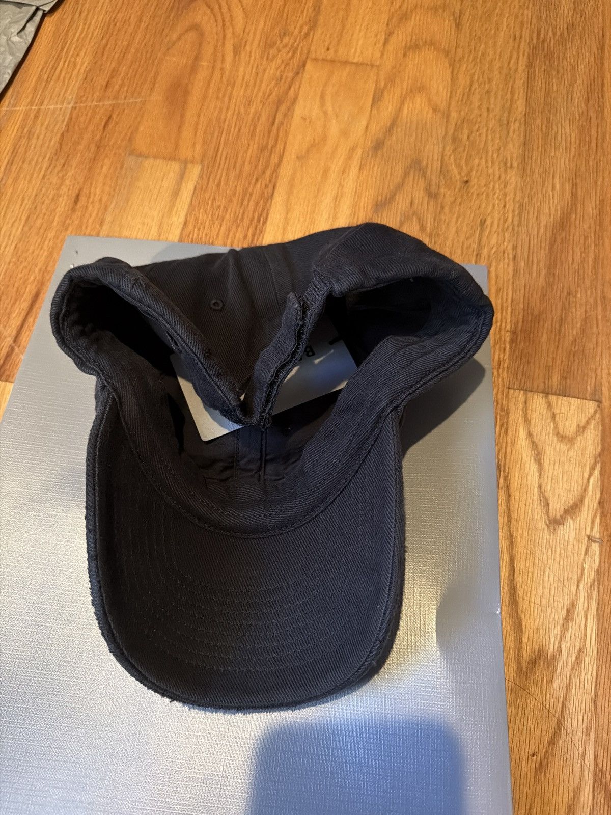 Balenciaga Balenciaga glow in the dark black logo distressed hat Size ONE SIZE - 2 Thumbnail