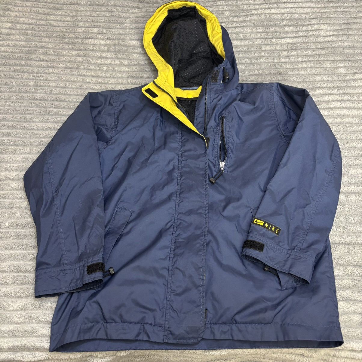 Nike Vintage 90s Nike Jacket Blue & Yellow hooded Nike Jacket Size US L / EU 52-54 / 3 - 16 Thumbnail