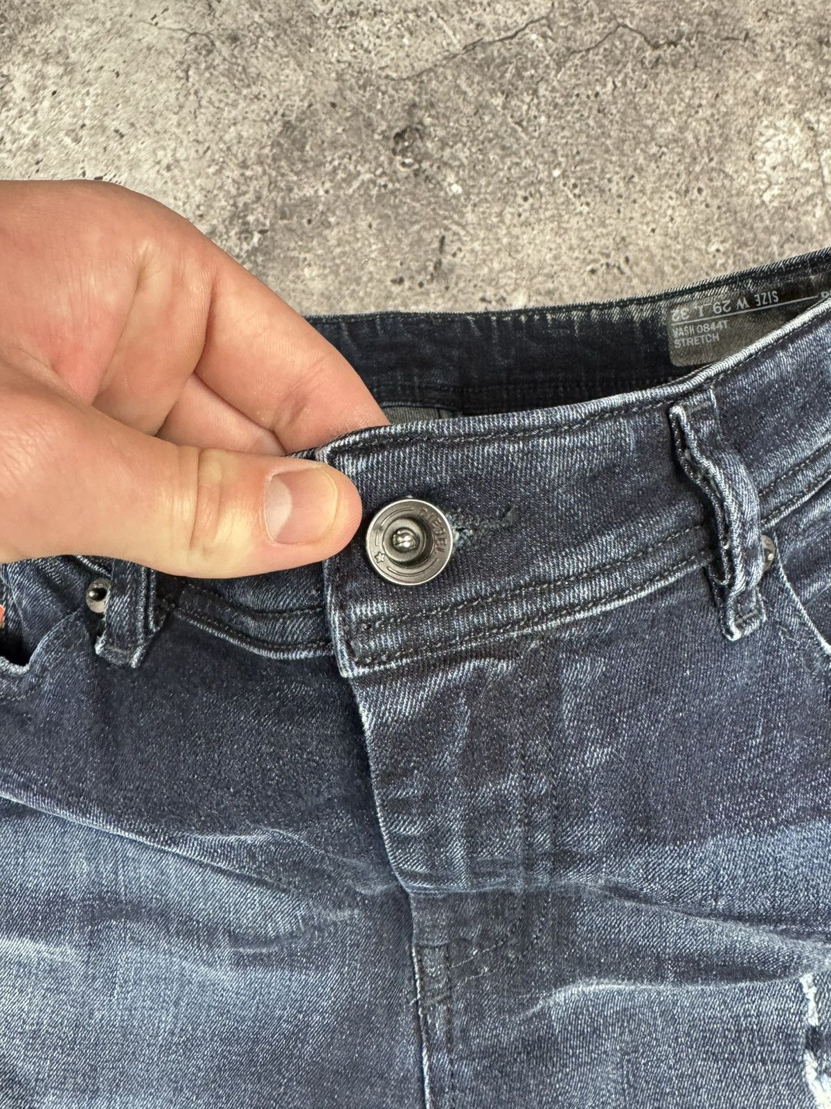 Diesel Vintage Y2K Diesel Distressed Jeans Japanesse Rare Denim Size US 29 - 11 Thumbnail