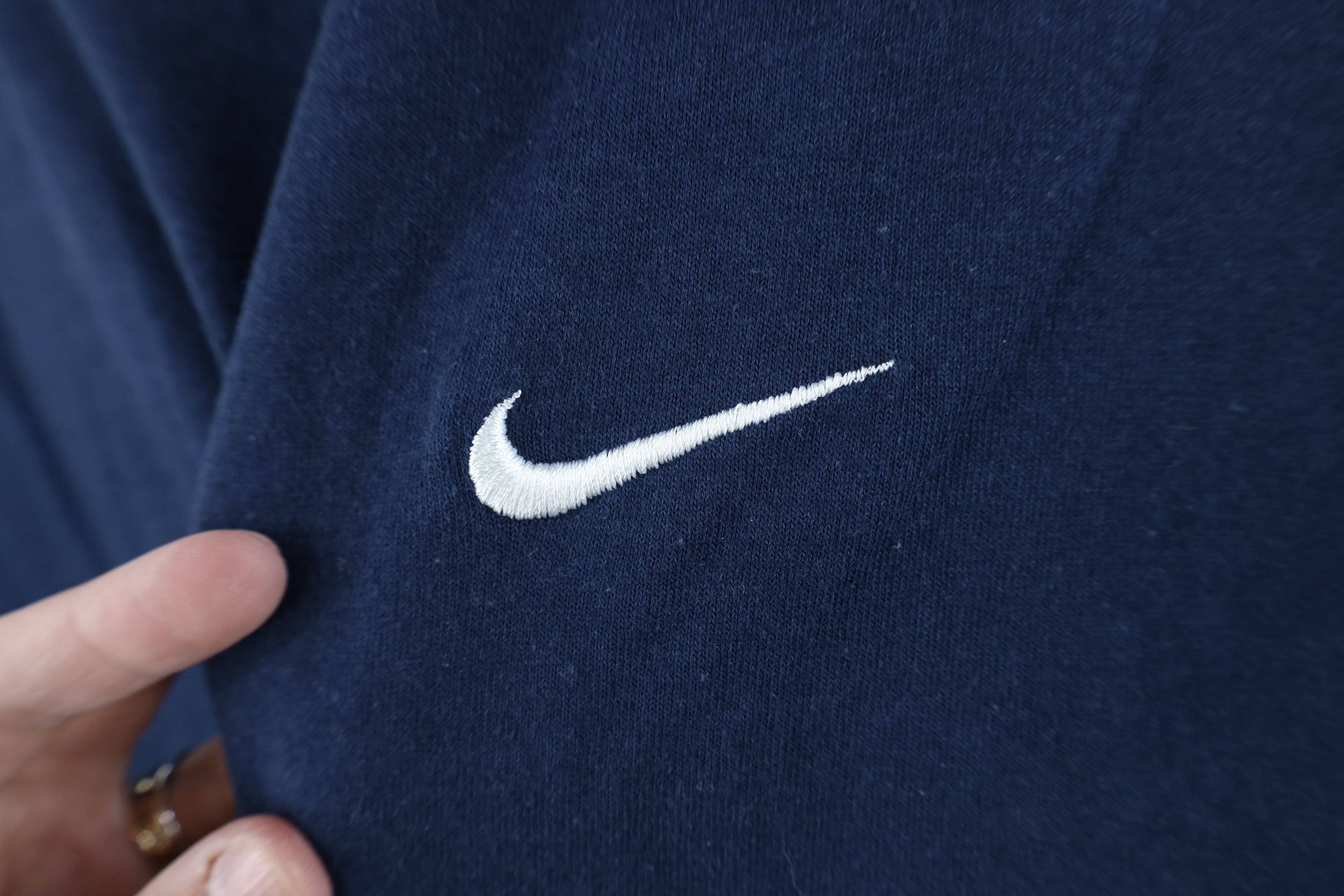 Nike Vintage 90s Nike Baggy Travis Scott Mini Swoosh T-Shirt USA Size US L / EU 52-54 / 3 - 4 Thumbnail