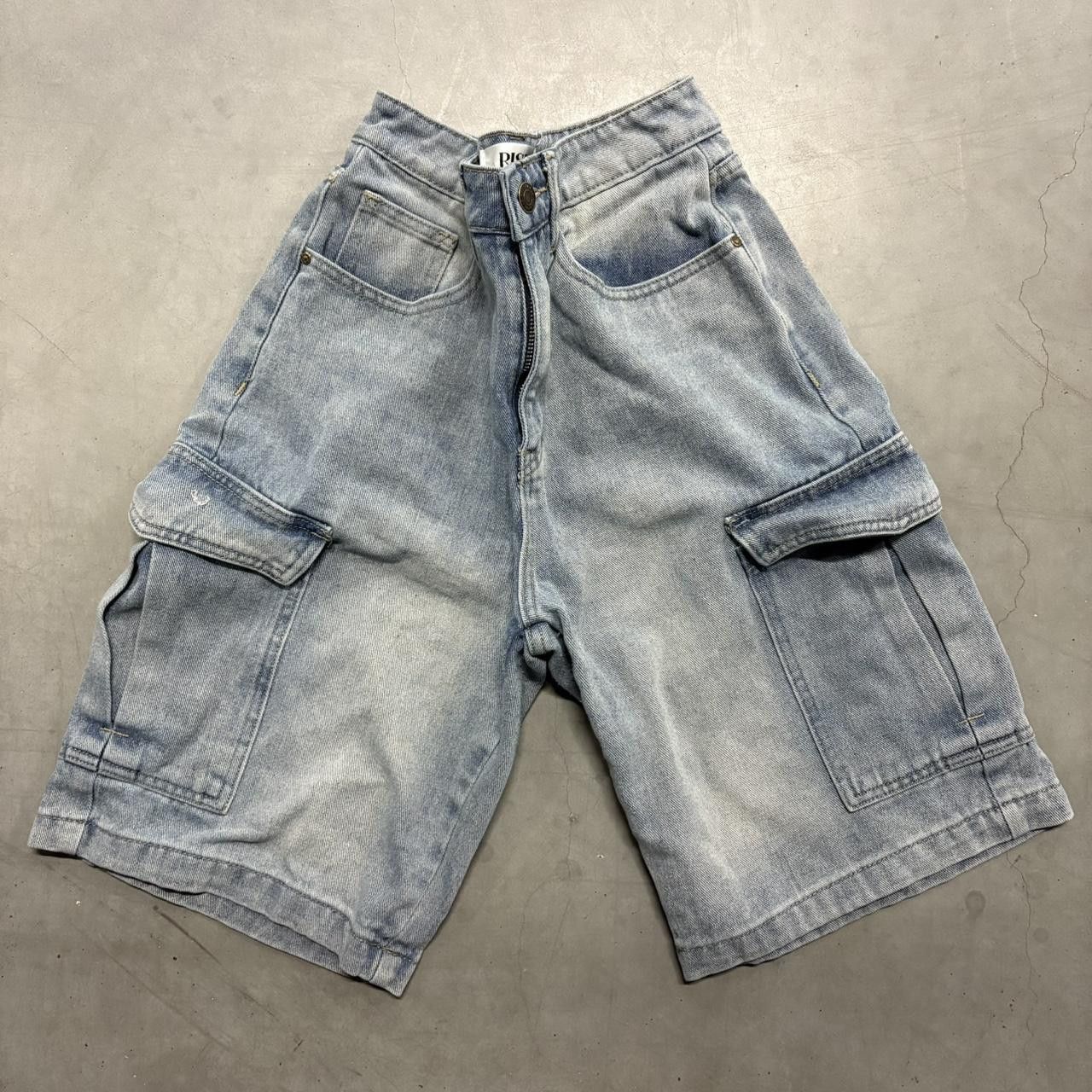 Vintage Crazy Vintage Y2K/2000s Baggy Light Blue Wash Skater Style Denim Shorts Jorts! Size US 26 / EU 42 - 1 Thumbnail