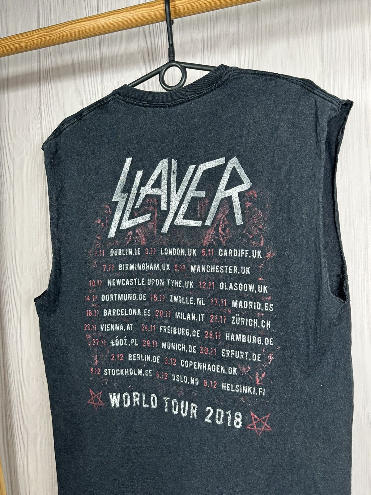 Band Tees Vintage Slayer World Tour Thrashed Tank Top Size L Size US L / EU 52-54 / 3 - 10 Thumbnail