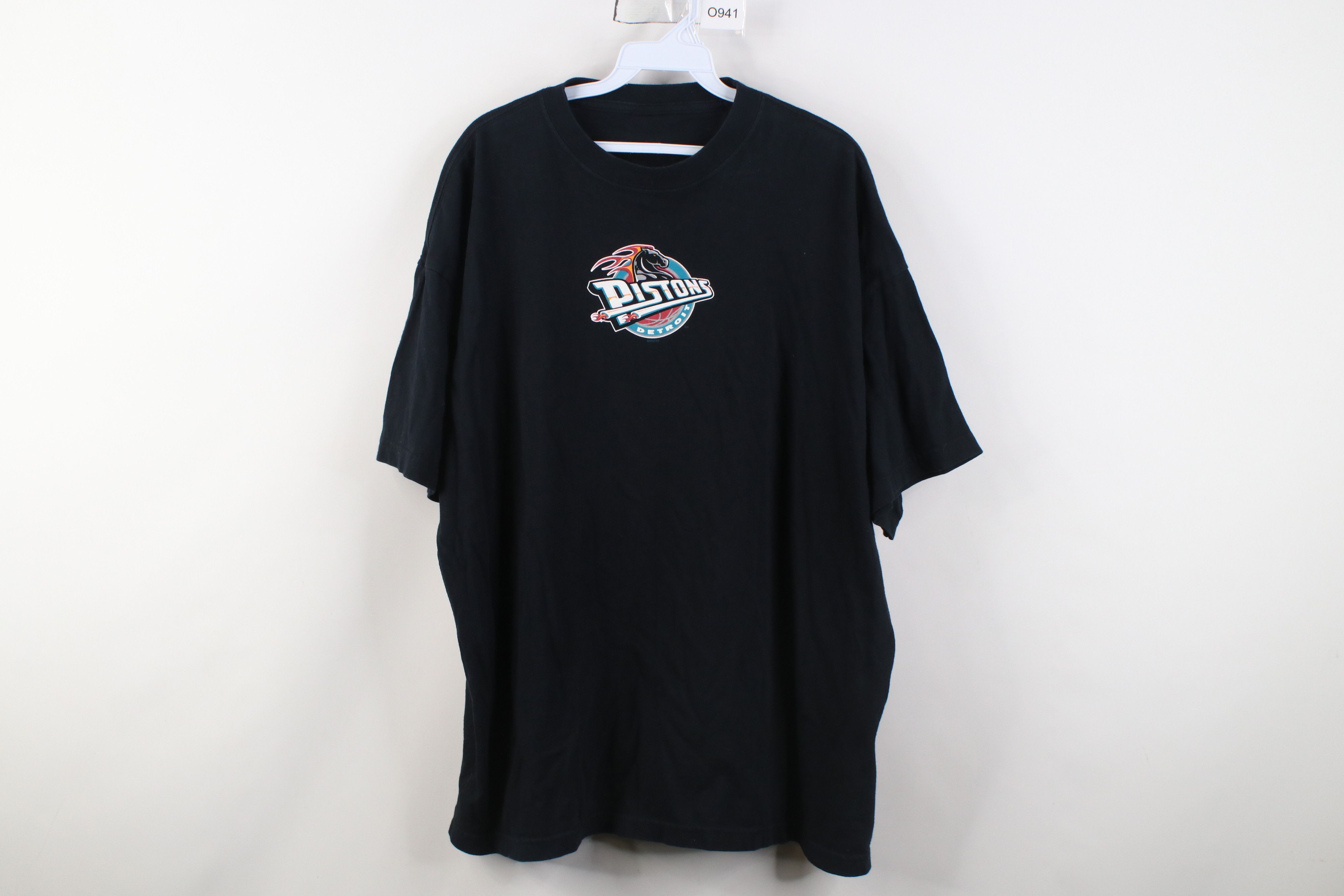 Vintage Vintage 90s Y2K Pistons Basketball Flaming Horse T-Shirt Size US XXL / EU 58 / 5 - 1 Thumbnail
