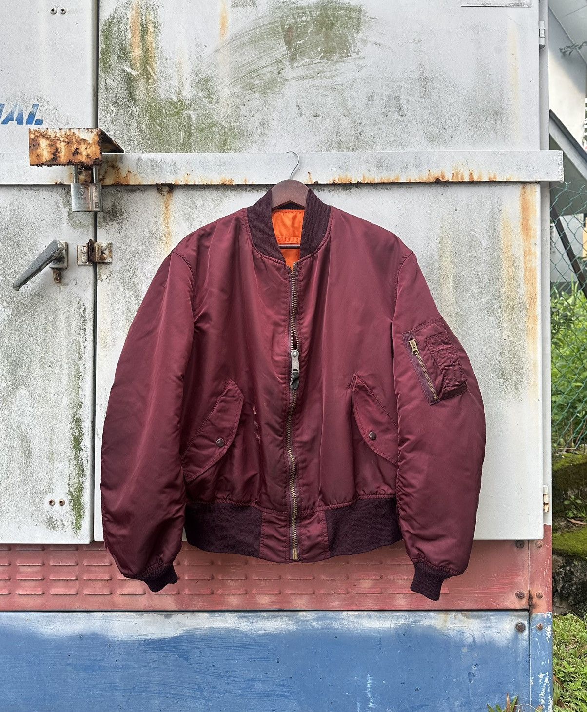 Alpha Industries 🪖Vintage THRASHED MA-1 Alpha Industries