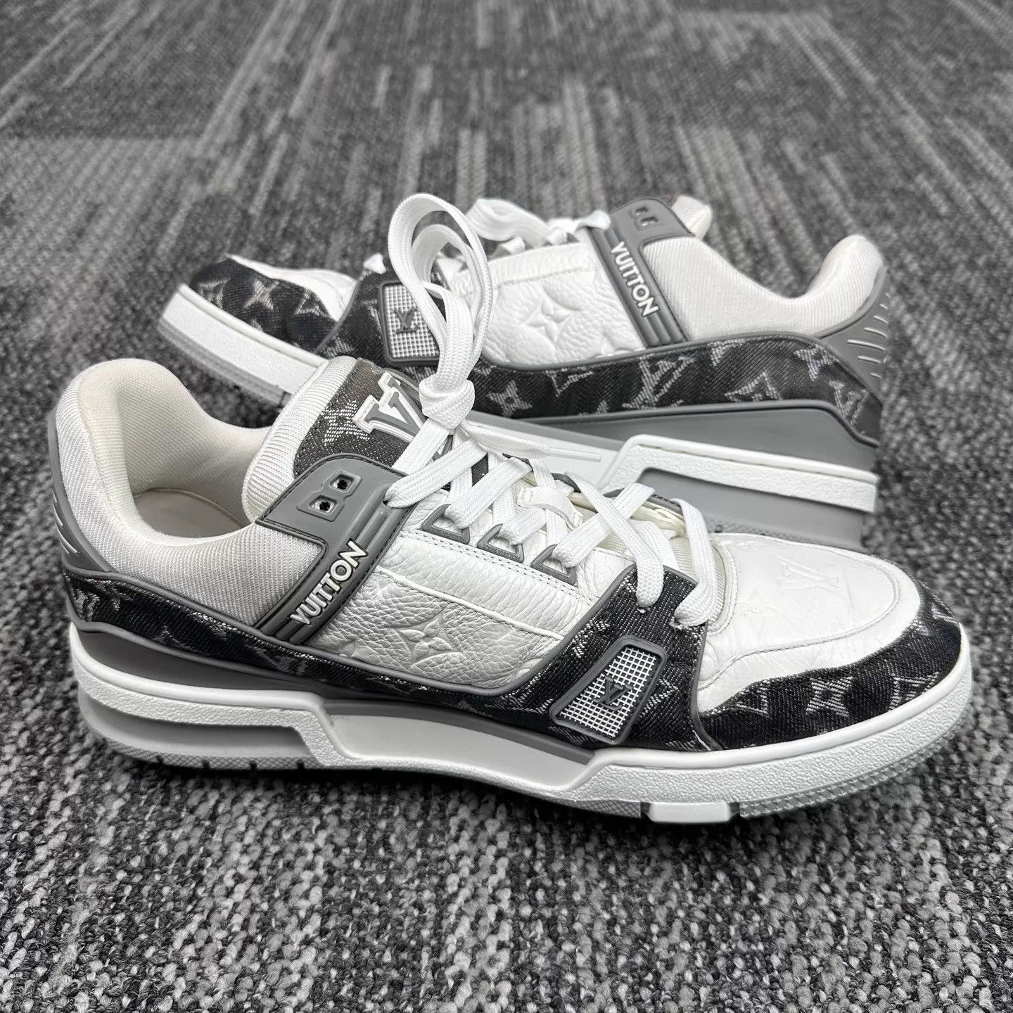 Louis Vuitton Louis Vuitton Monogram White Gray Denim Trainer 43.5 Like New Size US 10.5 / EU 43-44 - 5 Thumbnail