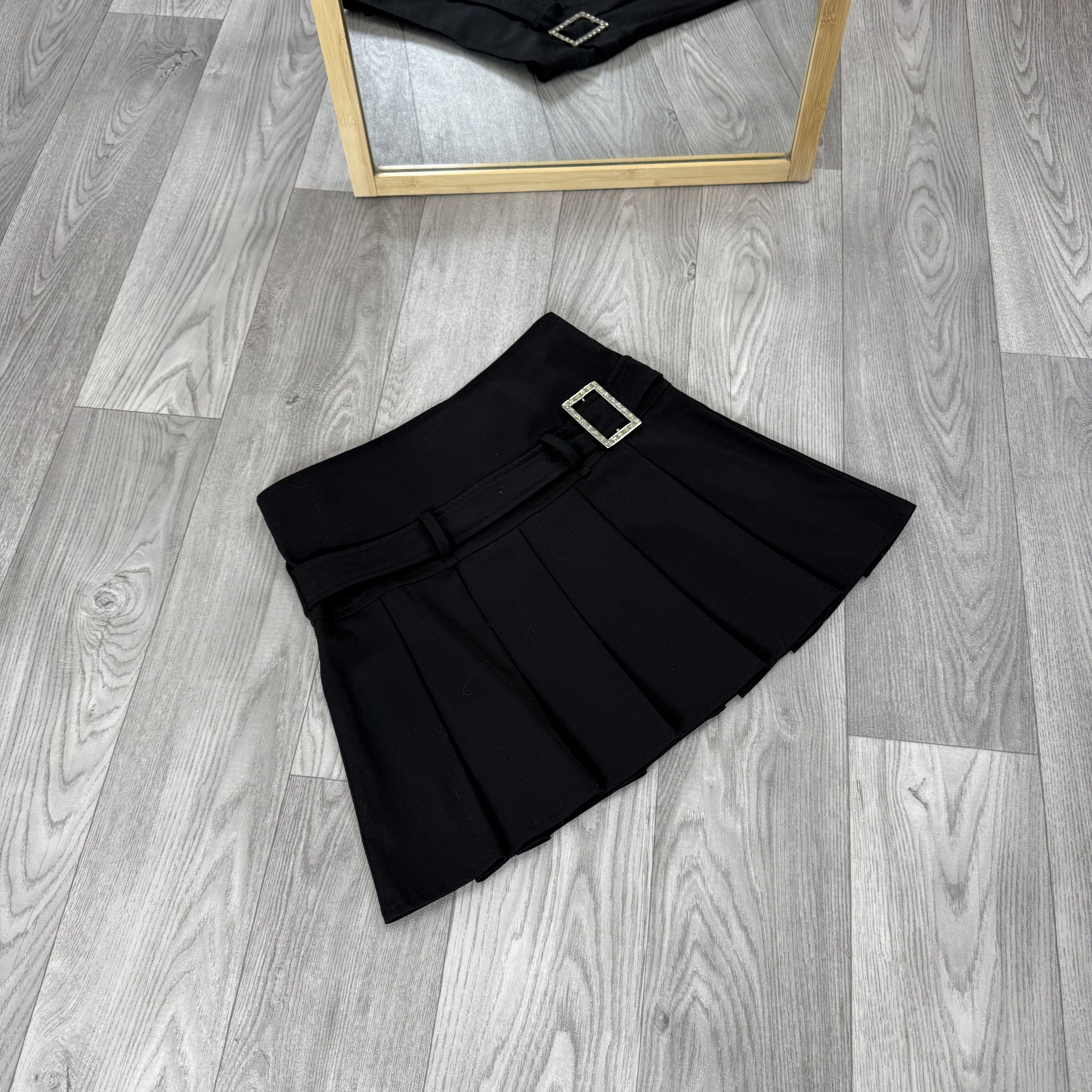 Vintage Vintage Y2K Black Tennis Skirt With Belt XS Size 26" / US 2 / IT 38 - 2 Thumbnail