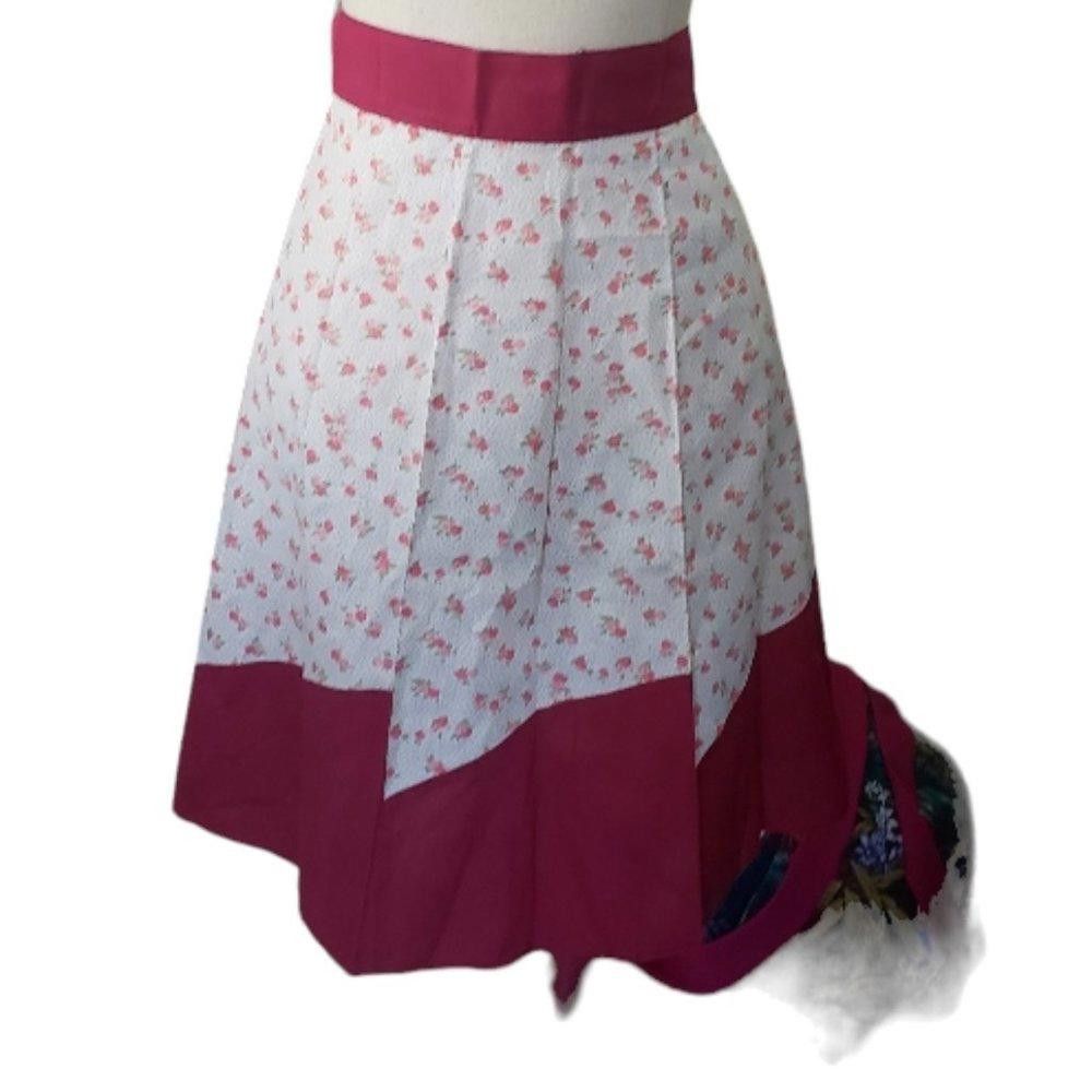 Designer CT686 Vintage Red & White Floral Apron Petite Size ONE SIZE - 1 Thumbnail
