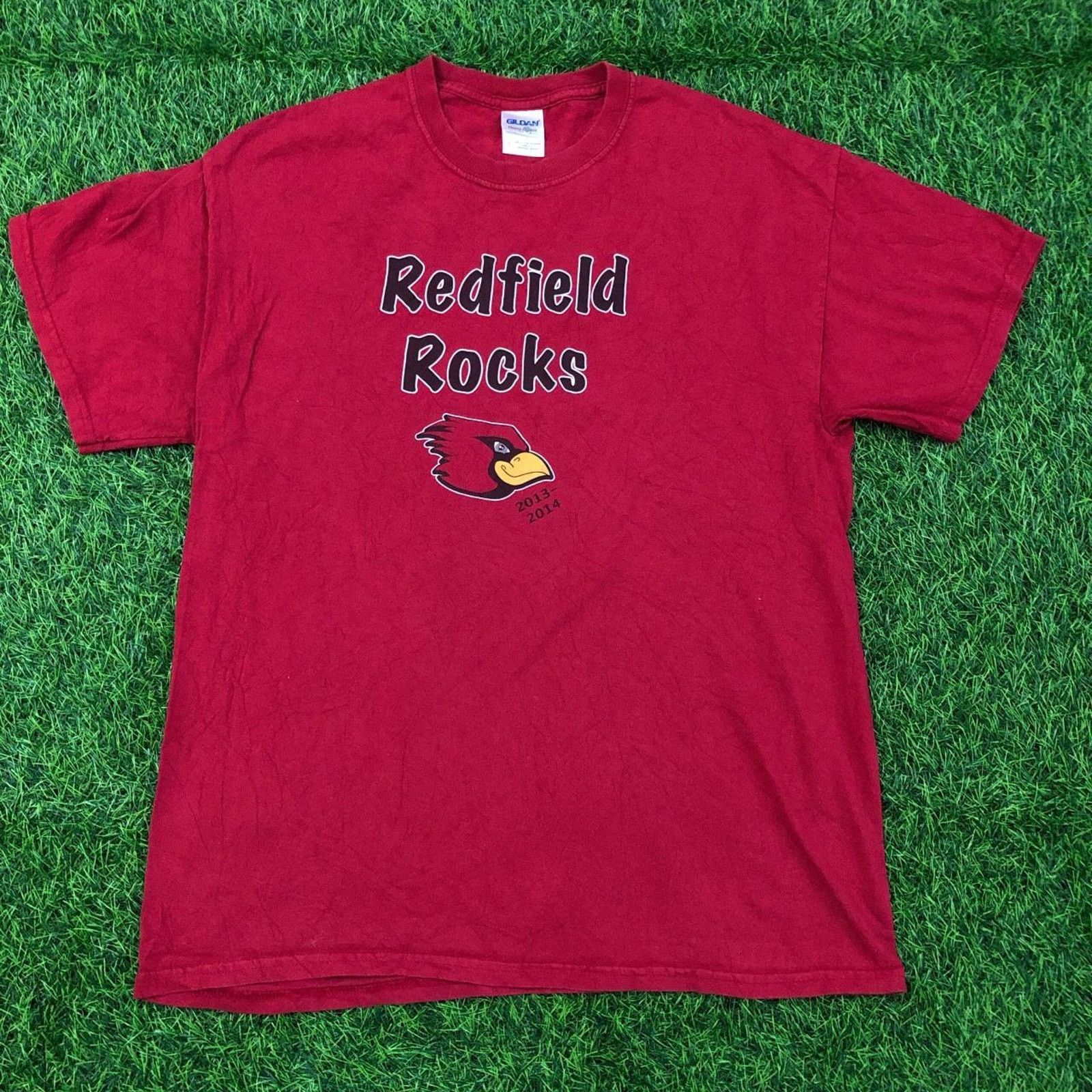 Gildan Men’s Maroon ‘Redfield Rocks’ Graphic Tee Size US L / EU 52-54 / 3 - 1 Thumbnail