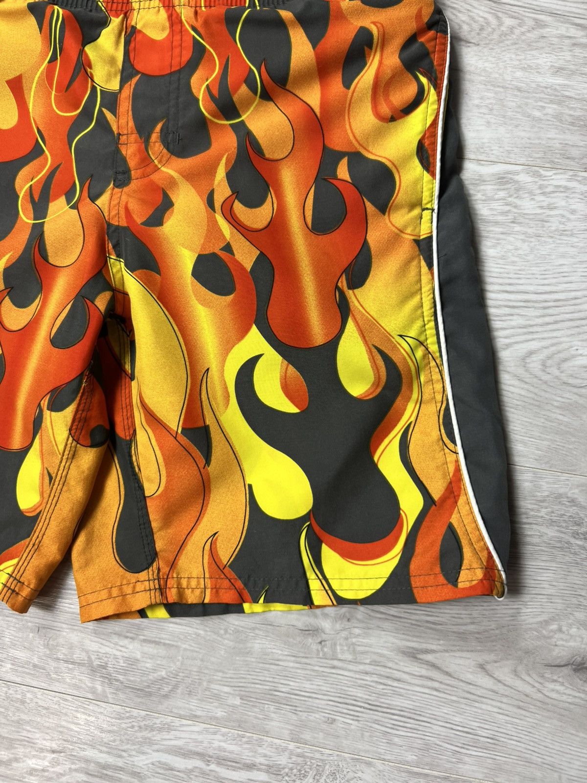 Nike Vintage Y2K Nike Swim Flame All Over Printed Shorts Size S Size US 30 / EU 46 - 10 Thumbnail