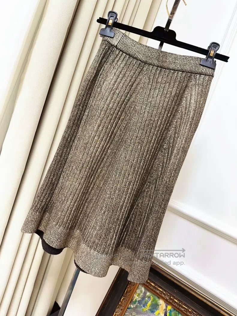 Louis Vuitton Louis Vuitton size s Gold Coated Knit Skirt Size 25" / US 0 / IT 36 - 2 Thumbnail