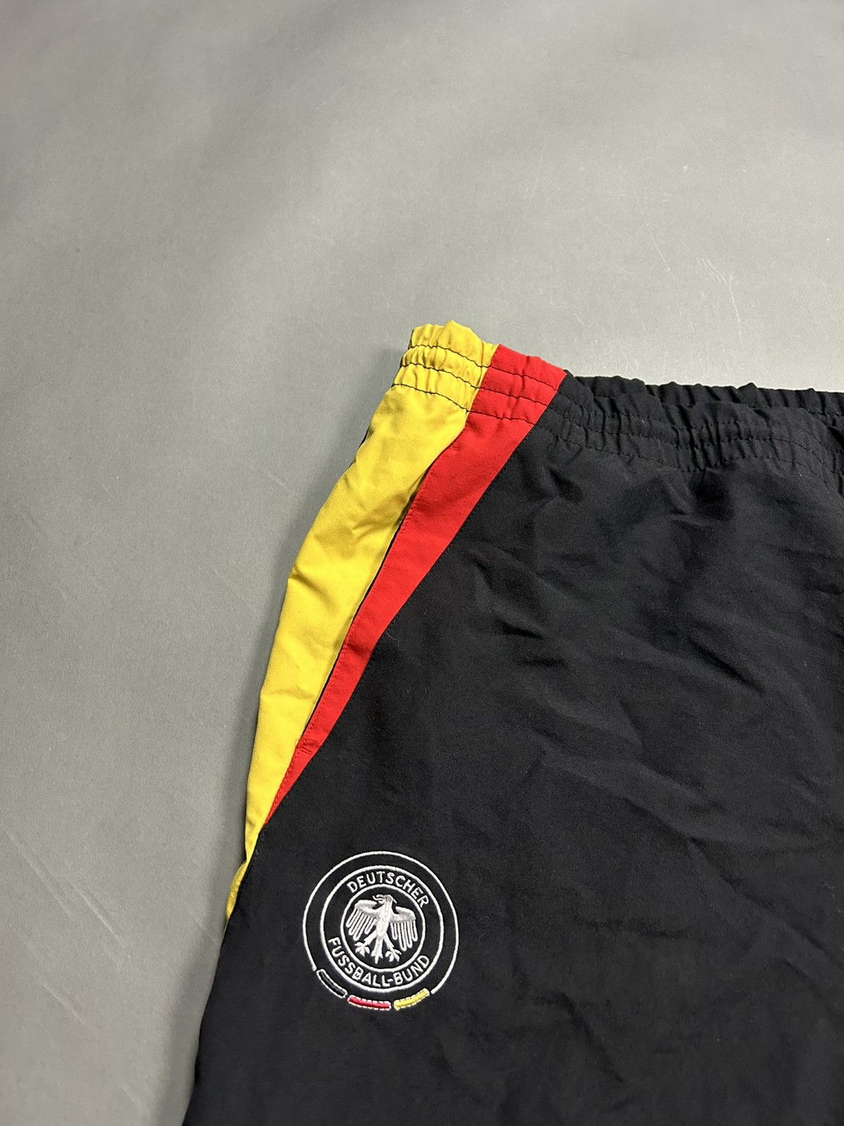 Vintage Germany nylon track pants black drill Y2K Deutscher Size US 36 / EU 52 - 2 Thumbnail
