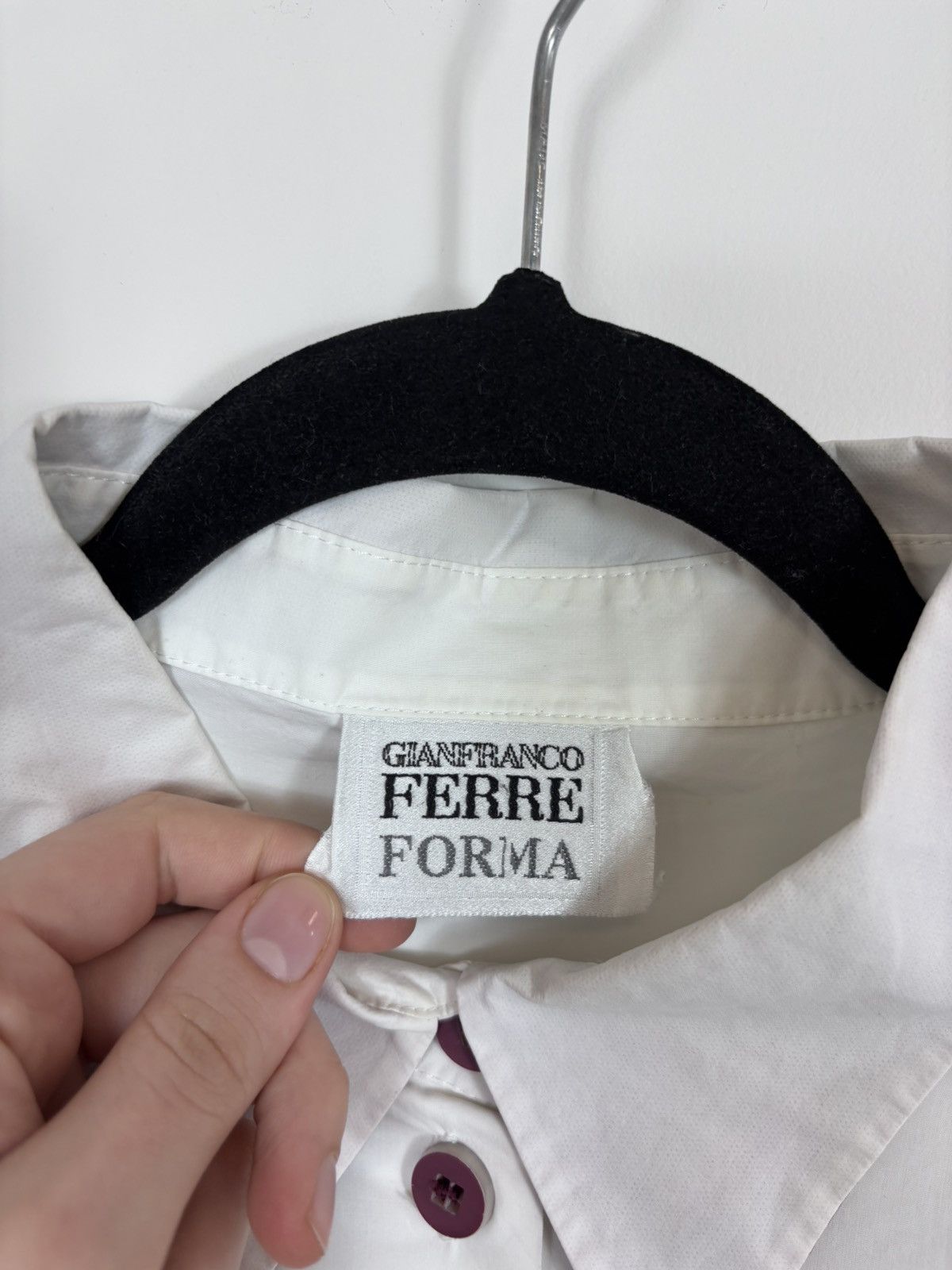 Gianfranco Ferre Vintage Gianfranco Ferre Women’s White Short Sleeve Shirt Size L / US 10 / IT 46 - 13 Thumbnail