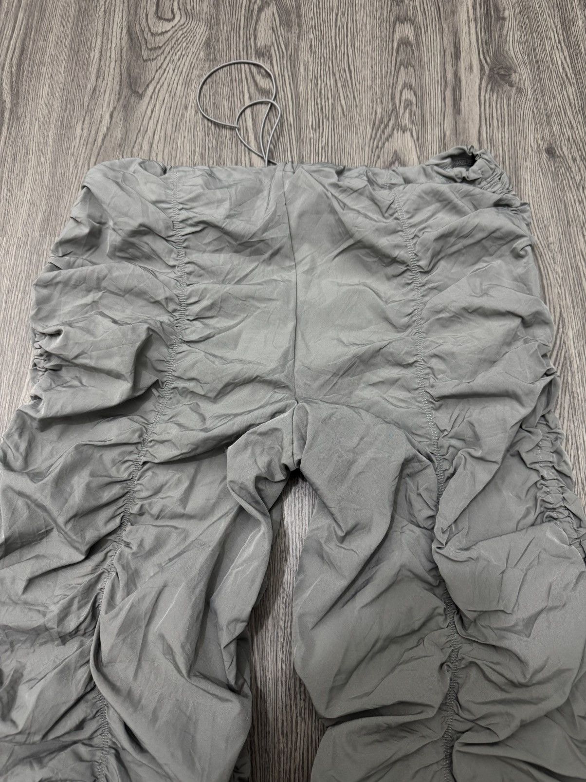 20471120 💥SALE💥SHEIN ICON Drawstring Waist Ruched Wide Leg Parachute Size US 31 - 12 Thumbnail