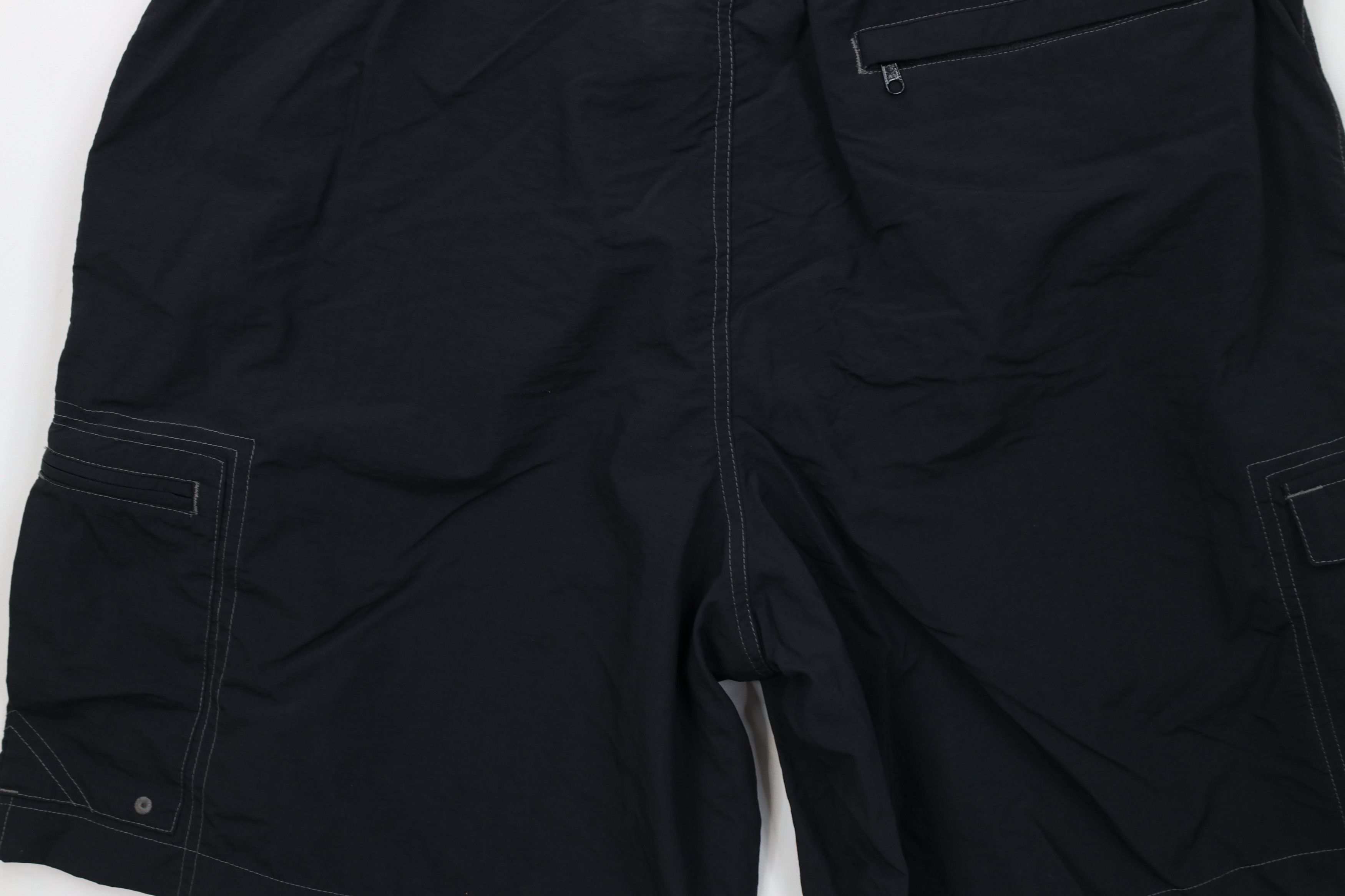 Columbia Vintage Columbia Belted Lined Trekking Cargo Shorts Black Size US 34 / EU 50 - 11 Thumbnail