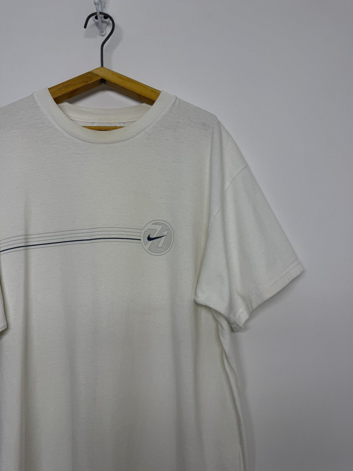 Nike Vintage Nike Y2k t shirt swoosh logo 00’s Size US L / EU 52-54 / 3 - 5 Thumbnail