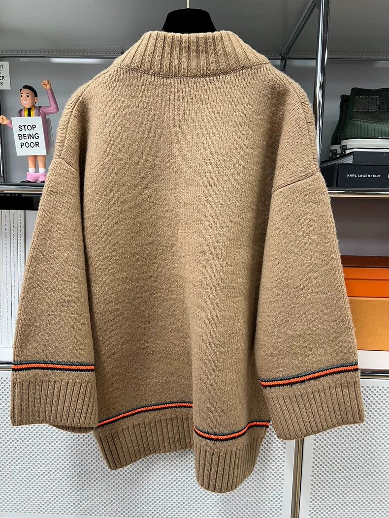 Prada Prada Size 38 Sheep wool V-neck camel loose sweater 2501-Ne Size US XXS / EU 40 - 3 Thumbnail