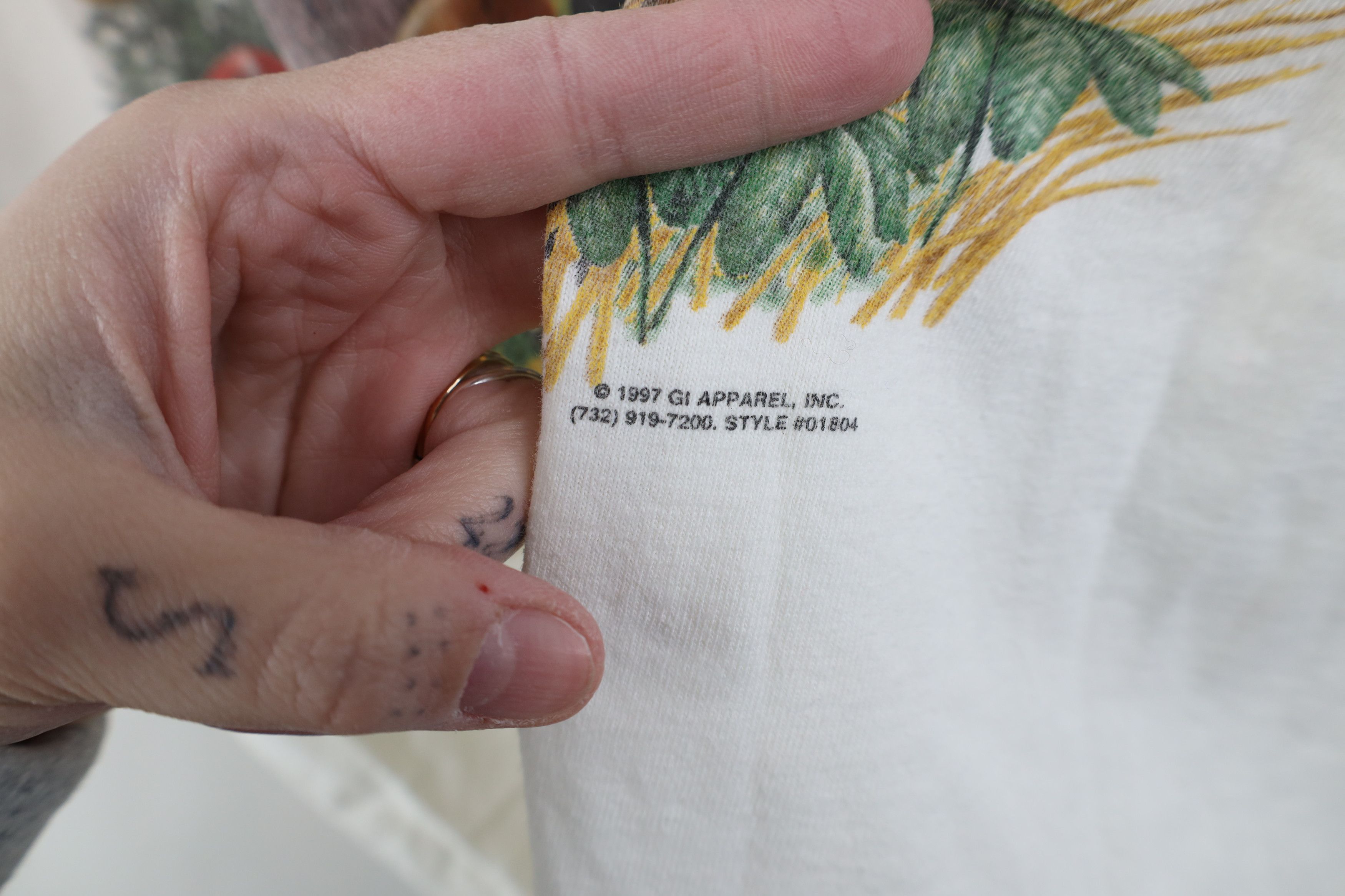 Vintage Vintage 90s Streetwear Life Hunting Nature Deer Buck T-Shirt Size US XL / EU 56 / 4 - 13 Thumbnail