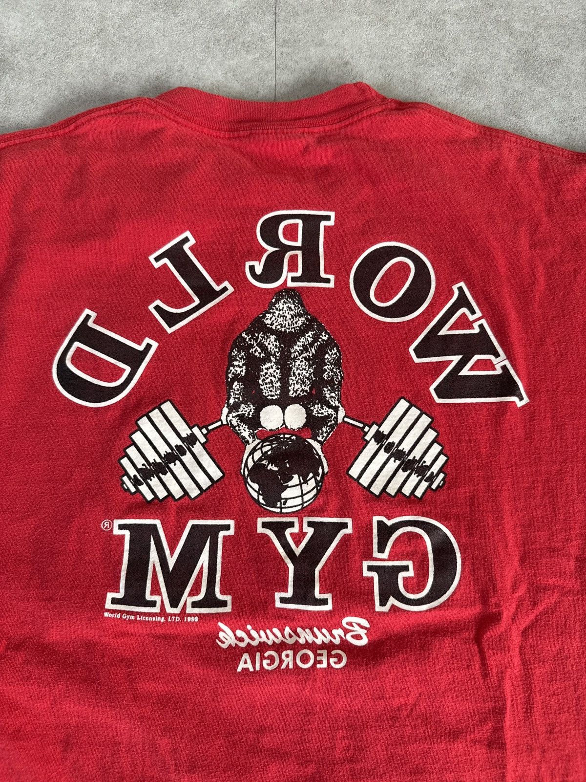 Vintage *RARE* VINTAGE 1999 90s WORLD GYM T-SHIRT LEE PRIEST Size US XL / EU 56 / 4 - 12 Thumbnail