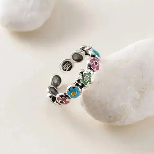 V AVE SHOE REPAIR Flower Rings Size ONE SIZE - 3 Thumbnail