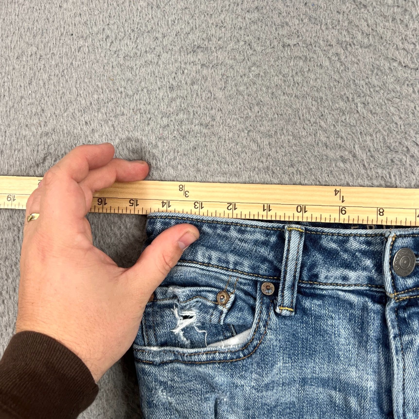 American Eagle Outfitters VINTAGE American Eagle Jeans Mens 29x30 Skinny Light Blue Acid Wash Distressed Thrashed Size US 29 - 4 Thumbnail