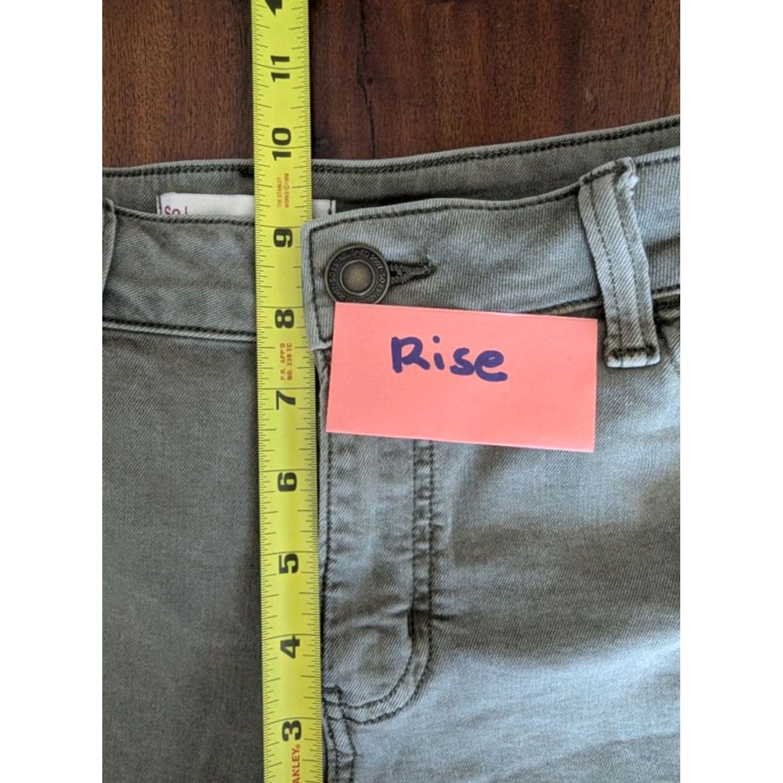 Vintage SO Army Green Distressed Denim Stretch Midi Shorts Women Cotton Blend Size 13 31 Juniors Regular Rise Mid Front Flat Front Cuffed Hem Size 34" / US 12 / IT 48 - 7 Thumbnail