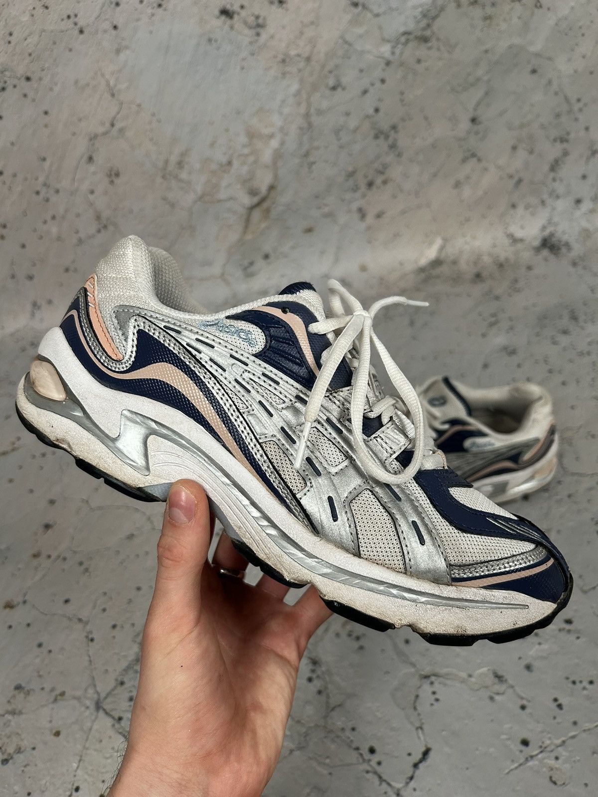 Asics 90's Running Shoes Retro Hype Streetwear in White, Men's