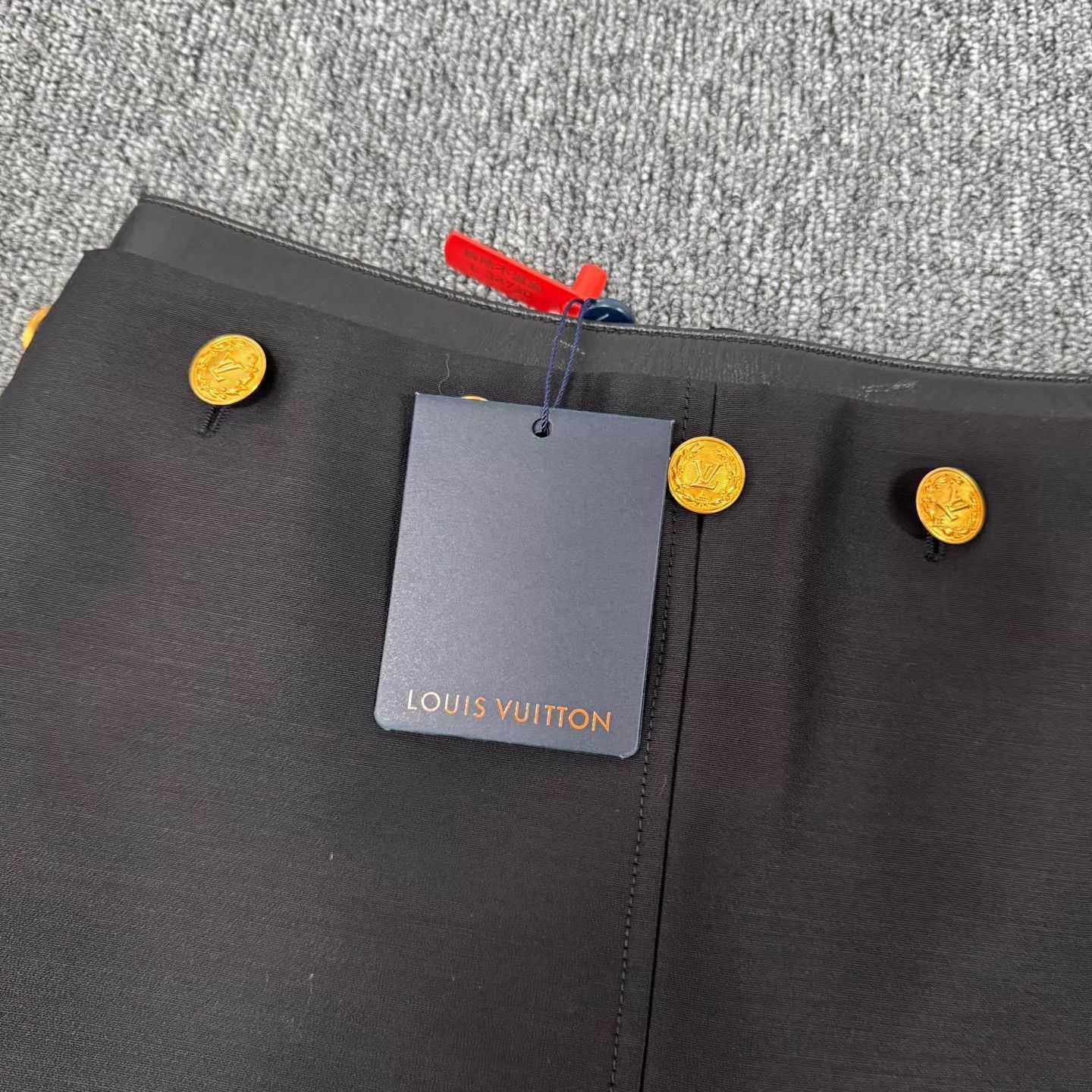 Louis Vuitton LV Women's Black Gold Buckle Skirt 34 New with Tags Size 25" / US 0 / IT 36 - 4 Thumbnail