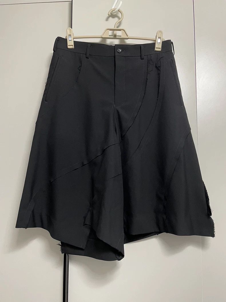 Comme des Garcons Comme Des Garcons Spiral shorts 2506-Nextarrow Size 24" / US 00 / IT 34 - 1 Thumbnail