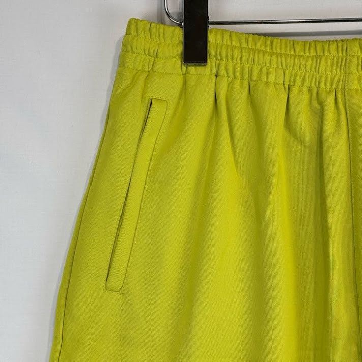 Off-White o1rshd1 Single Arrow Skate Track Short in Lime Size US 32 / EU 48 - 3 Thumbnail
